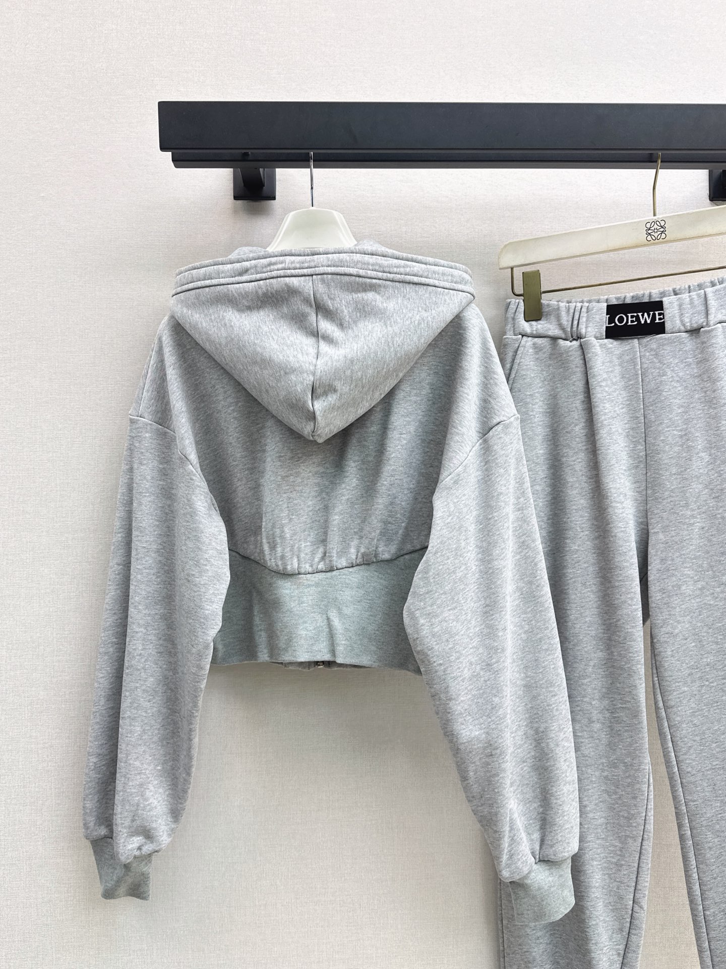 Loe 26fw embroidery hooded jacket pants sets