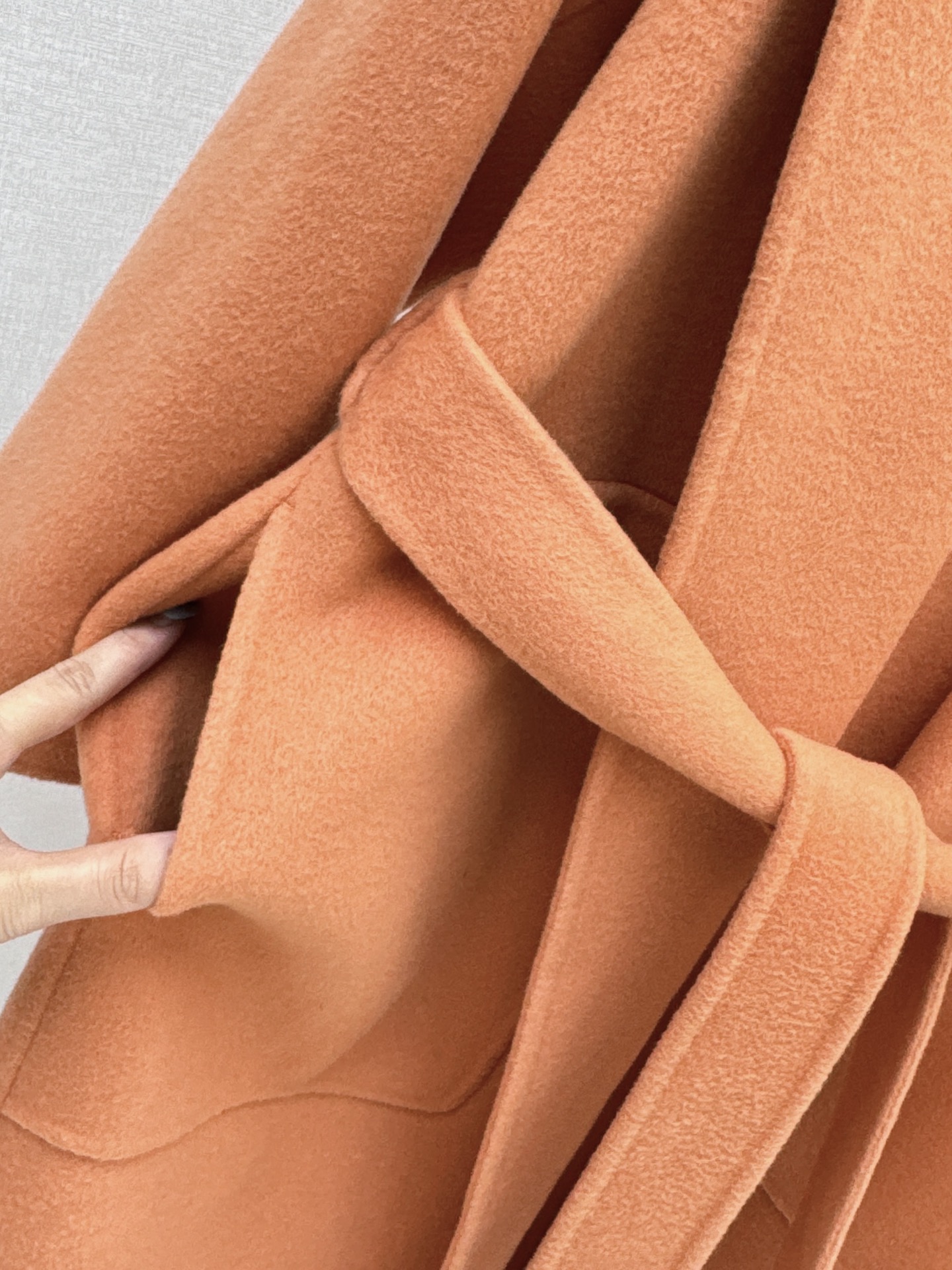 Her 26fw woolen belted overcoats