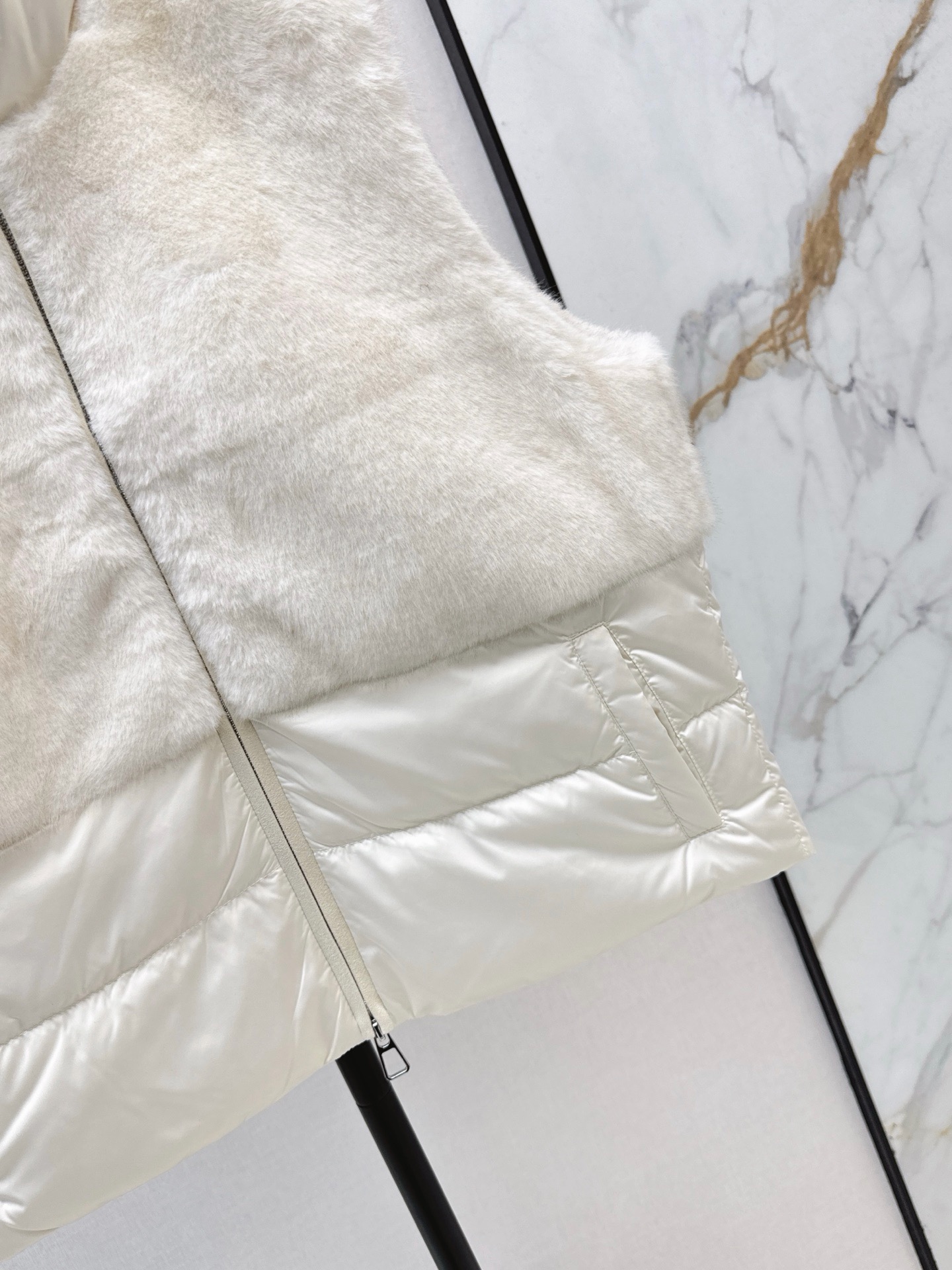 Monc 26fw faux-fur puffer vest