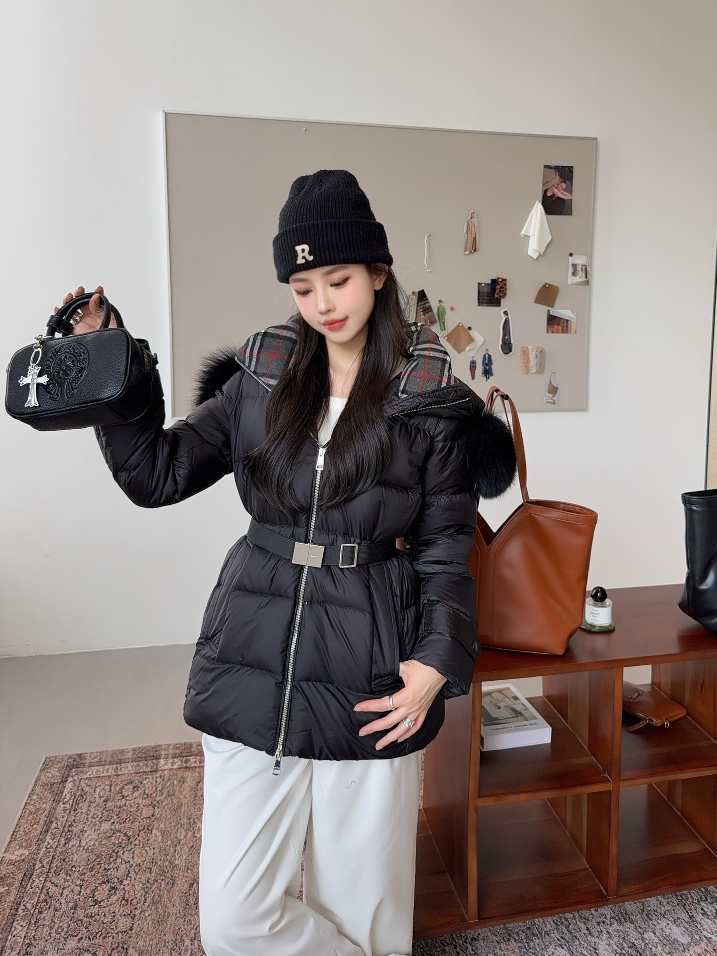 Bur 26fw Hooded Belted Down Jacket