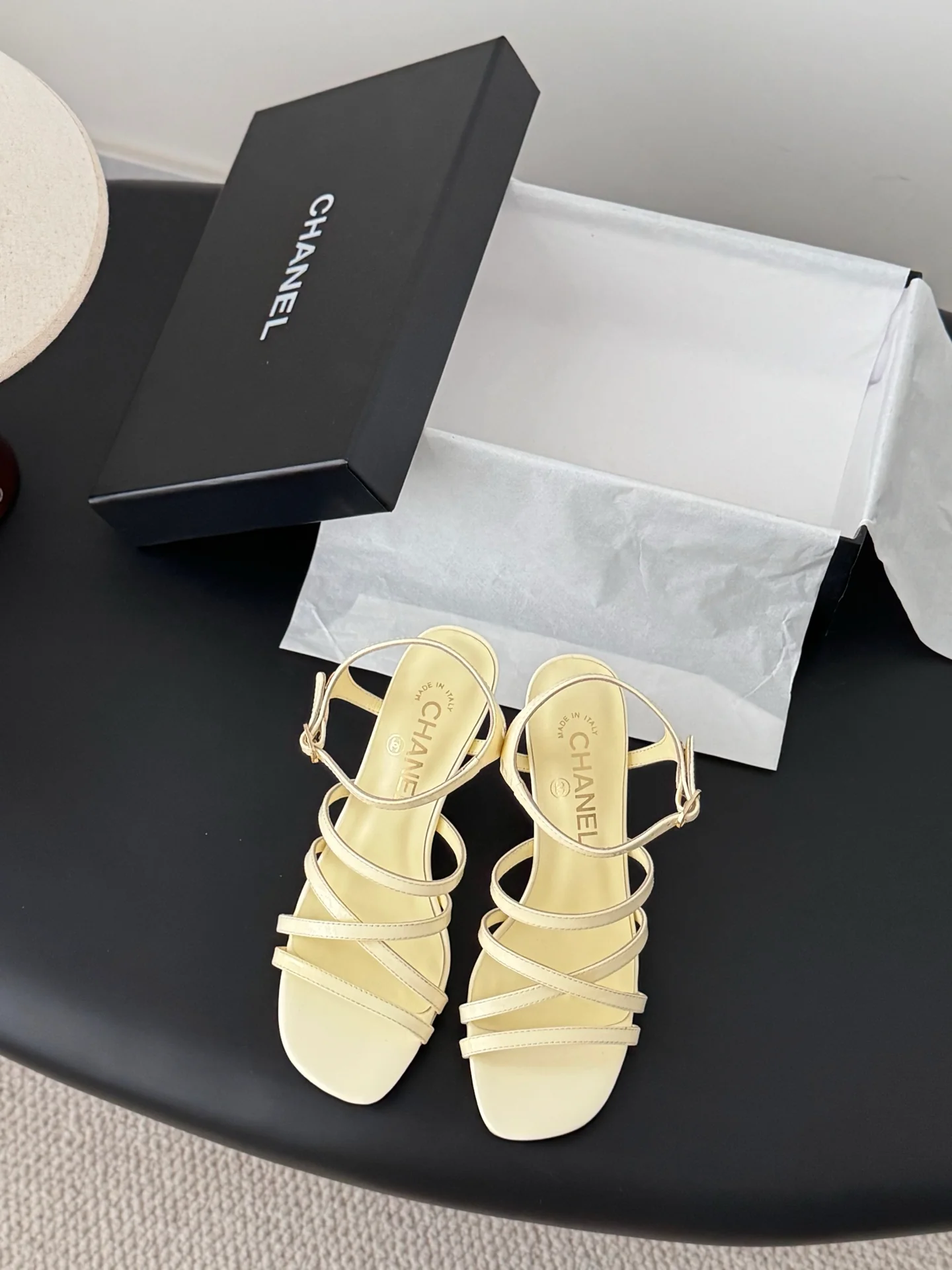 Chan 25fw kitten sandals