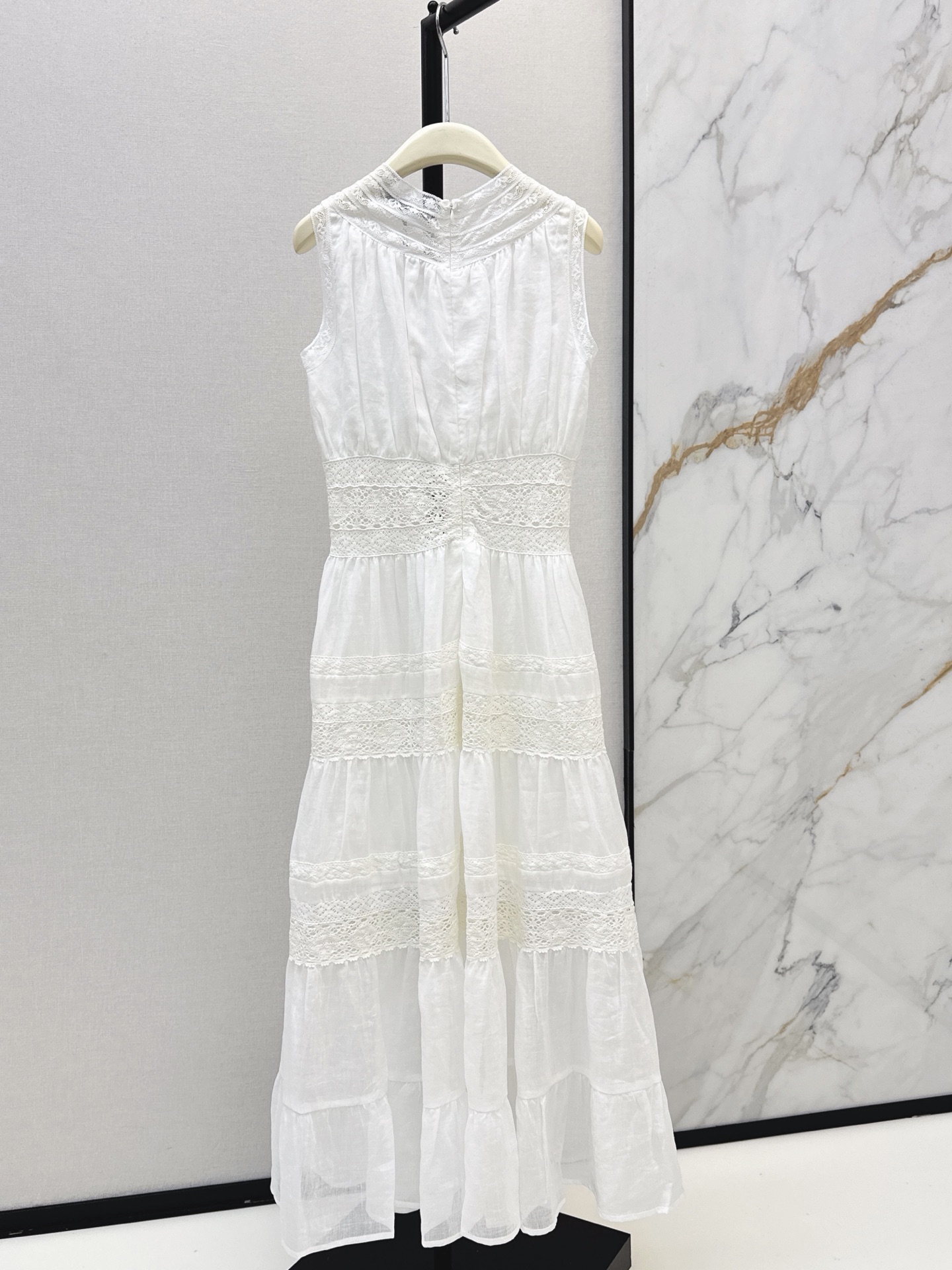ES 26ss sleeveless lace trim dress