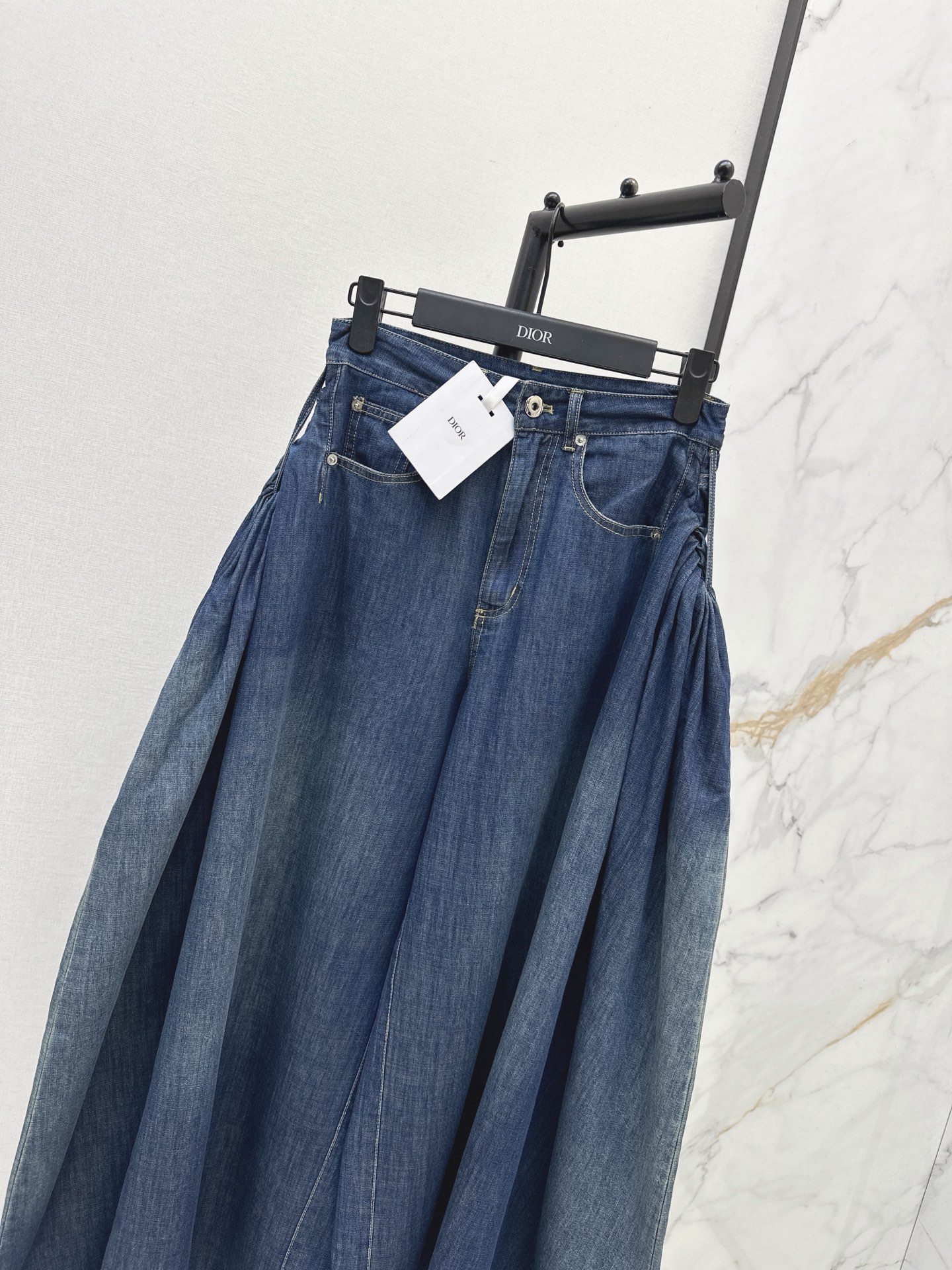 CD 26FW Side-Pleated Wide-Leg Jeans