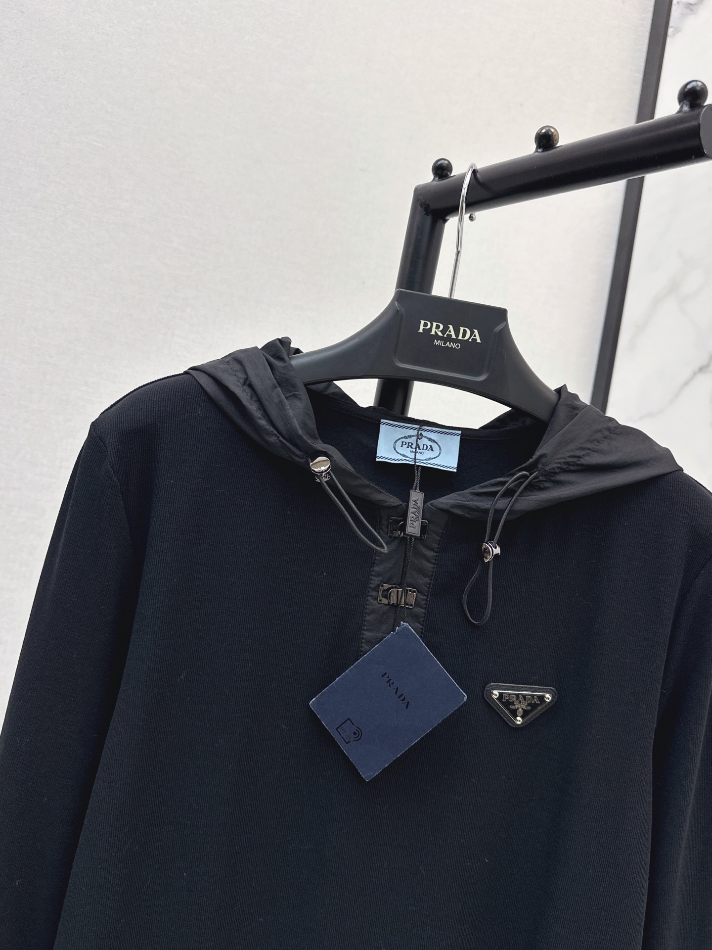 Pra 26fw hooded basic tee