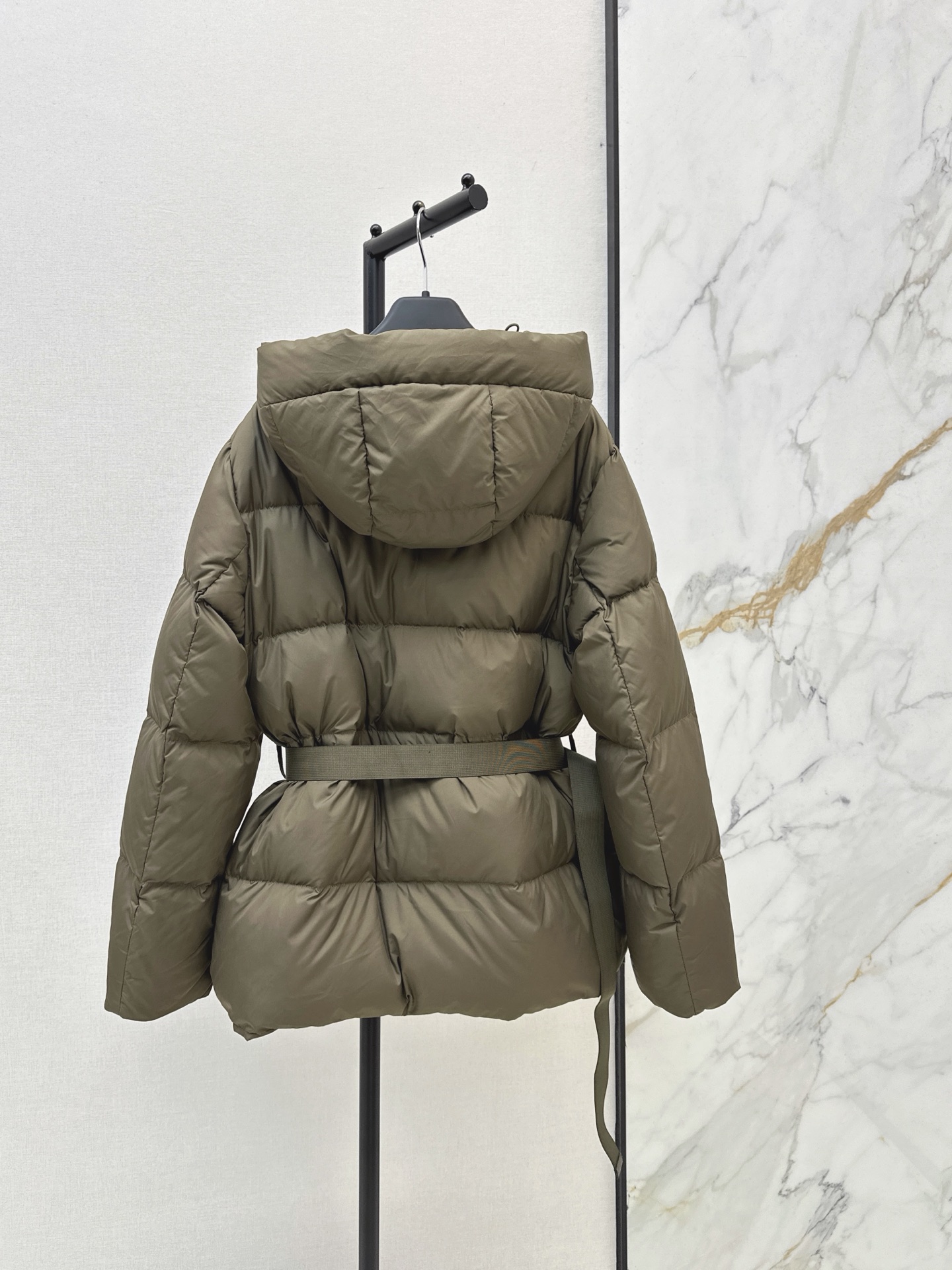 Max 26fw hooded down jacket