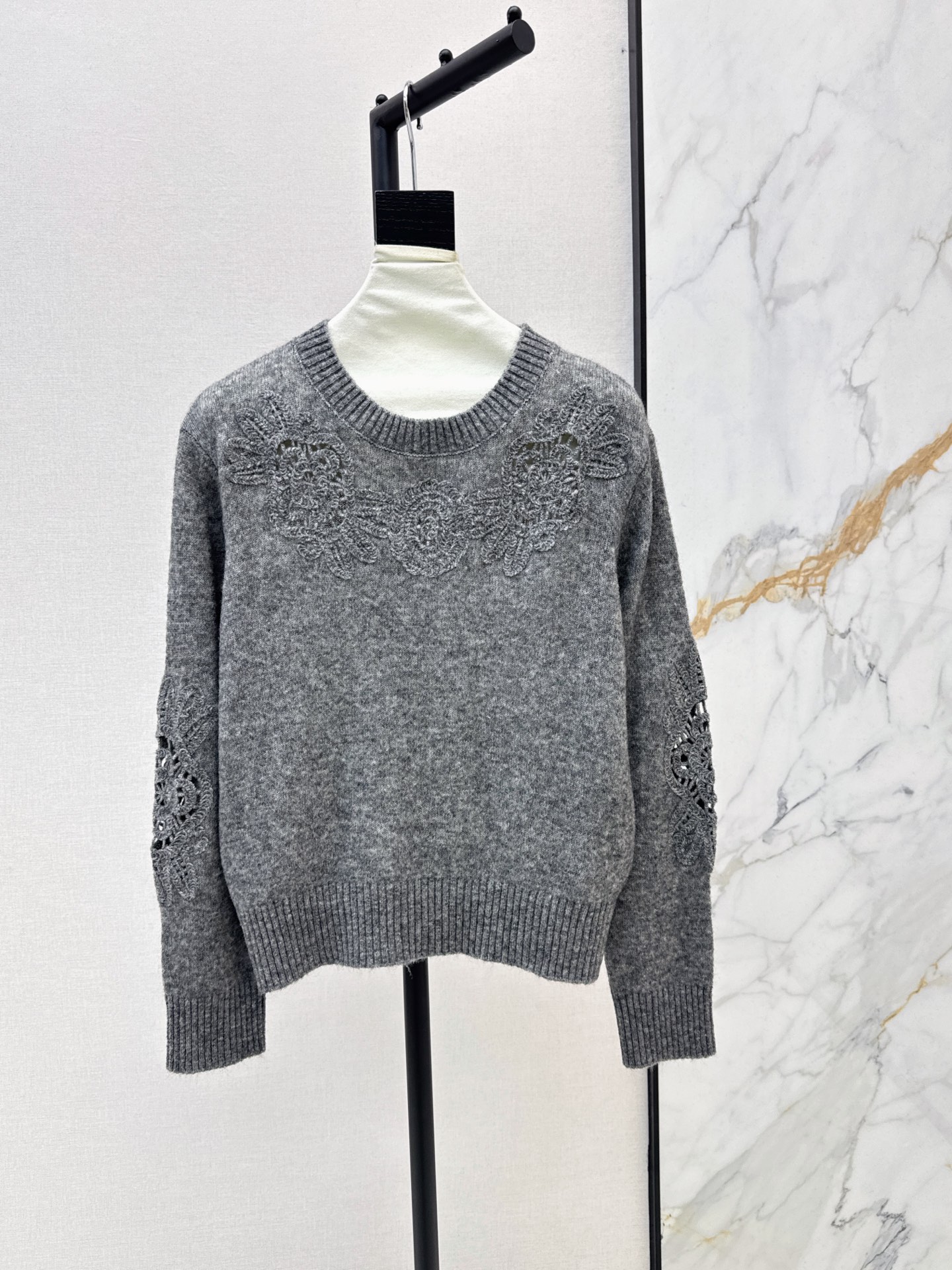 Brun 26fw hollow contract knit sweater