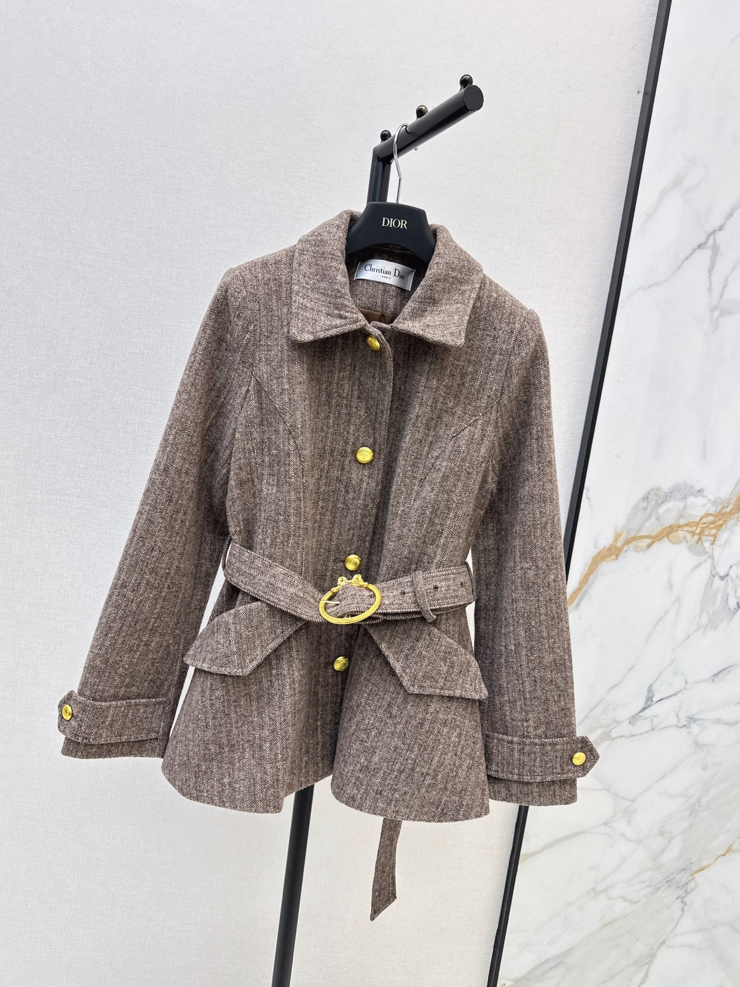 CD 26fw  herringbone belted jacket