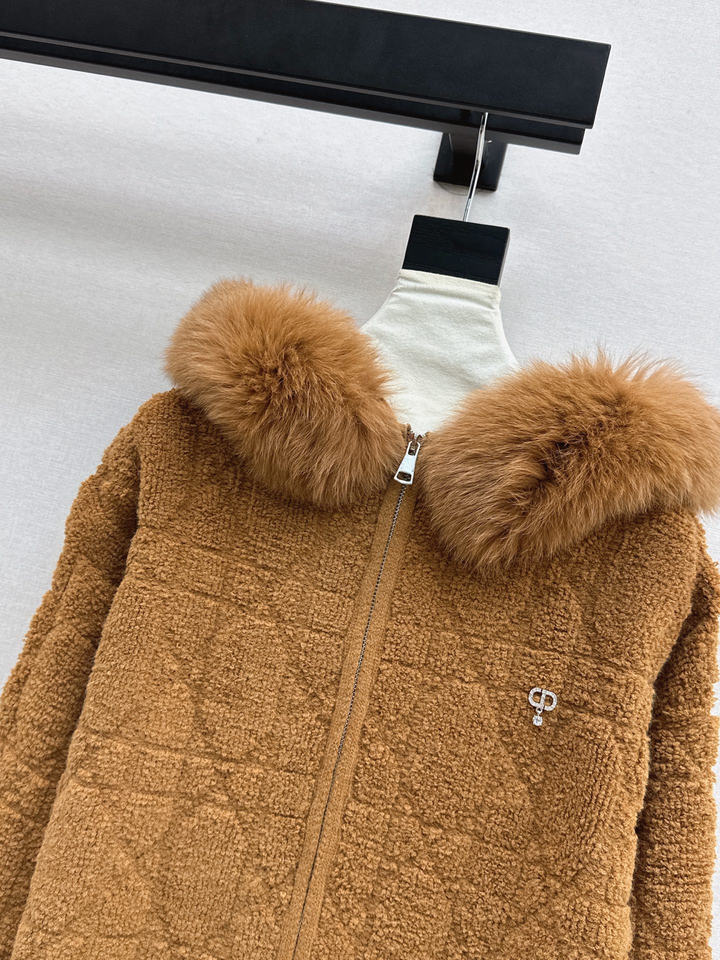CD 26fw fur-trim hooded jacket