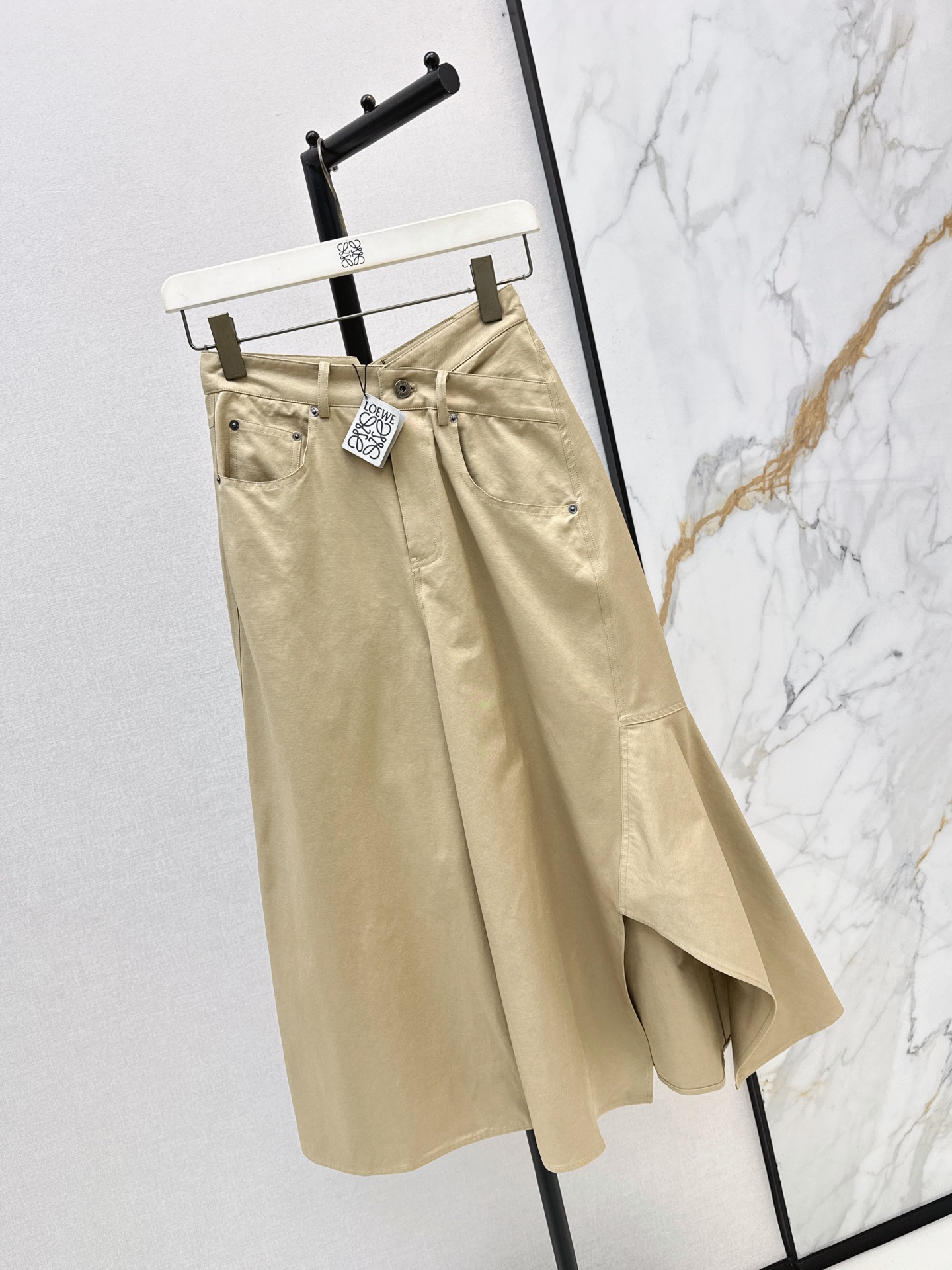 Loe 26fw asymmetric layered skirt