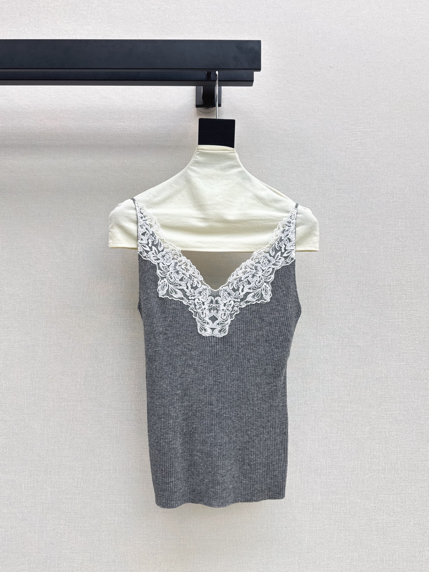 Sain 26fw lace camisole