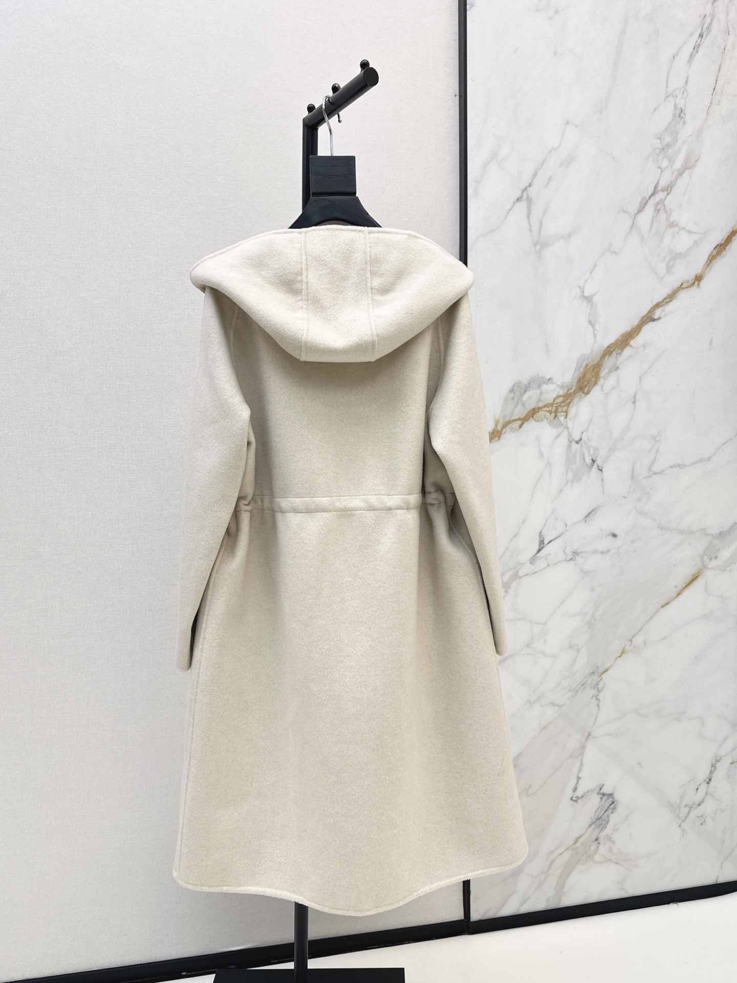 Her 26fw drawstring hooded overcoats