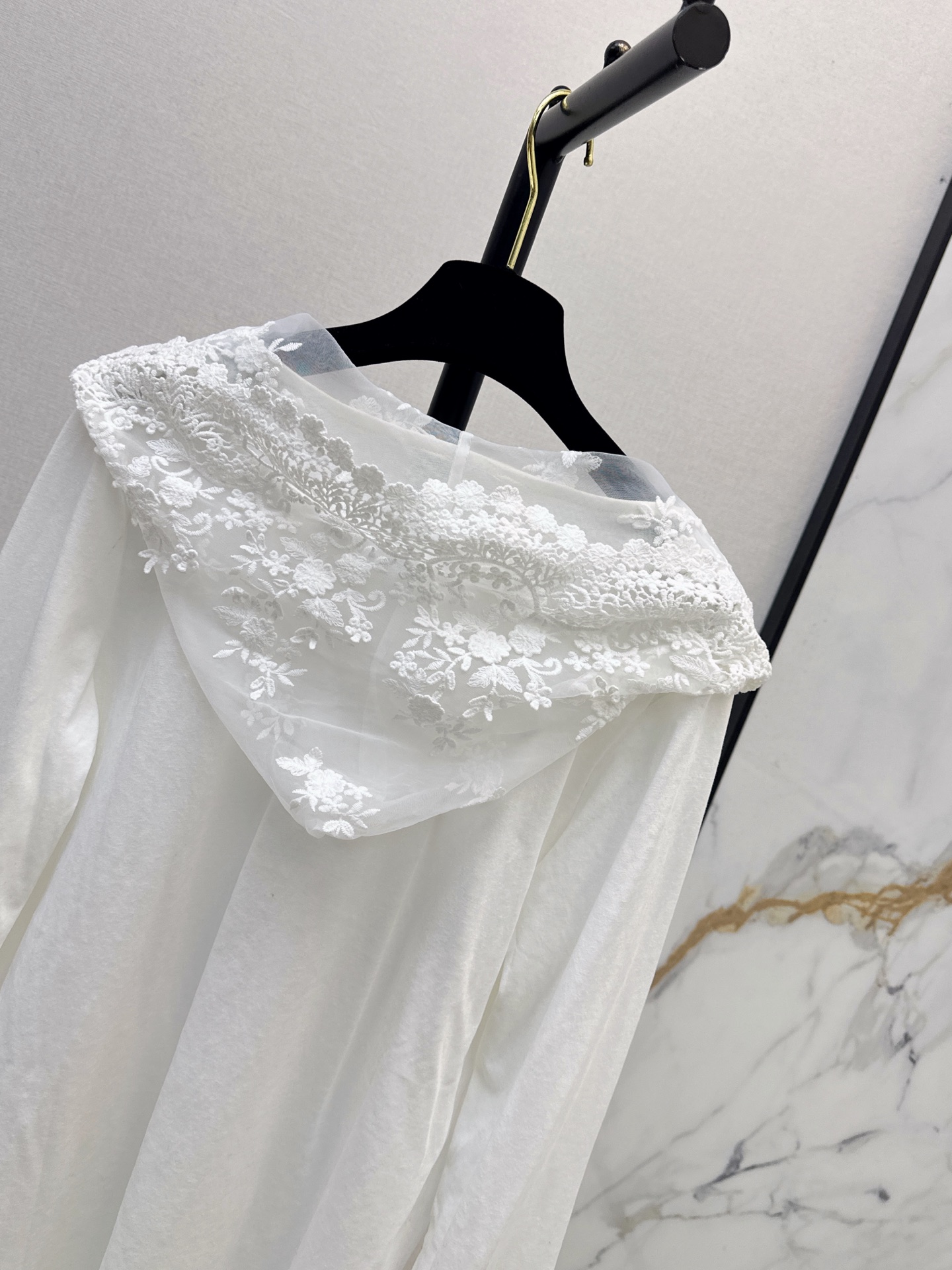 Chan 26fw lace-trim hooded top