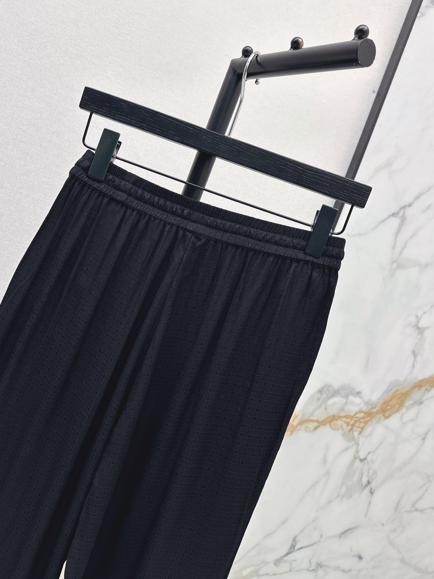 Her 26fw straight-leg pants