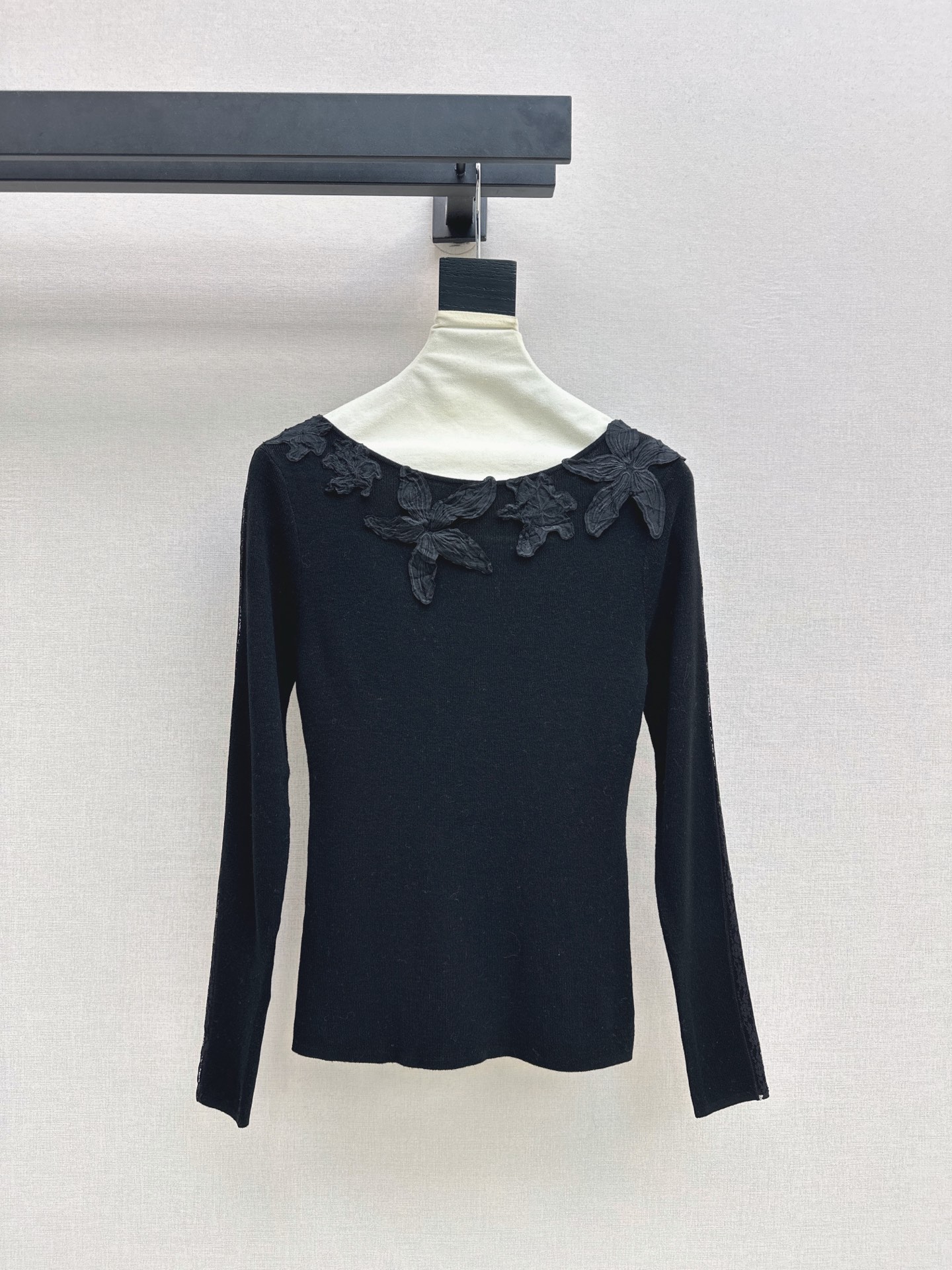 ES 26fw lace embroidery knit basic tee