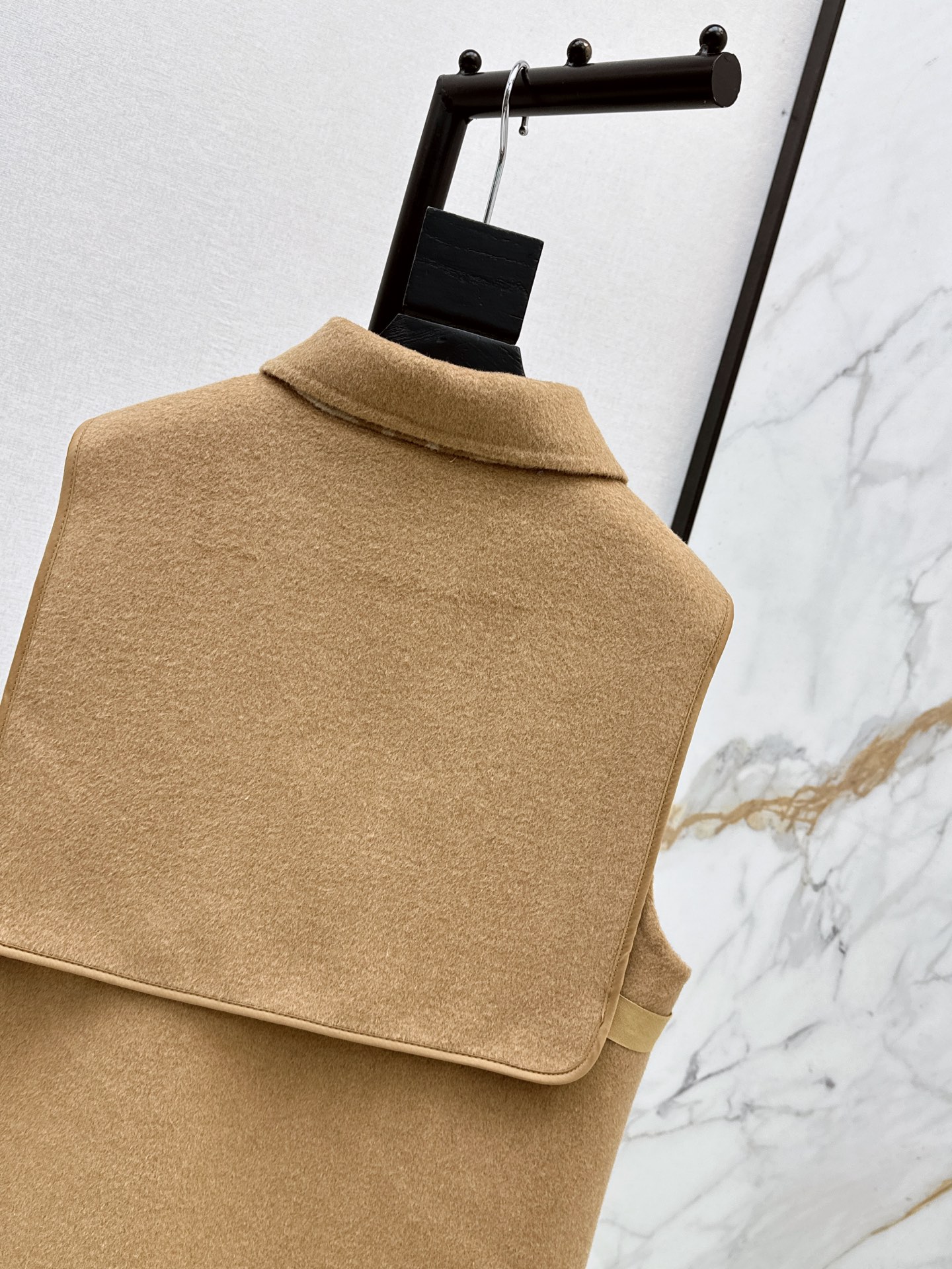 Her 26fw cashmere vest jacket