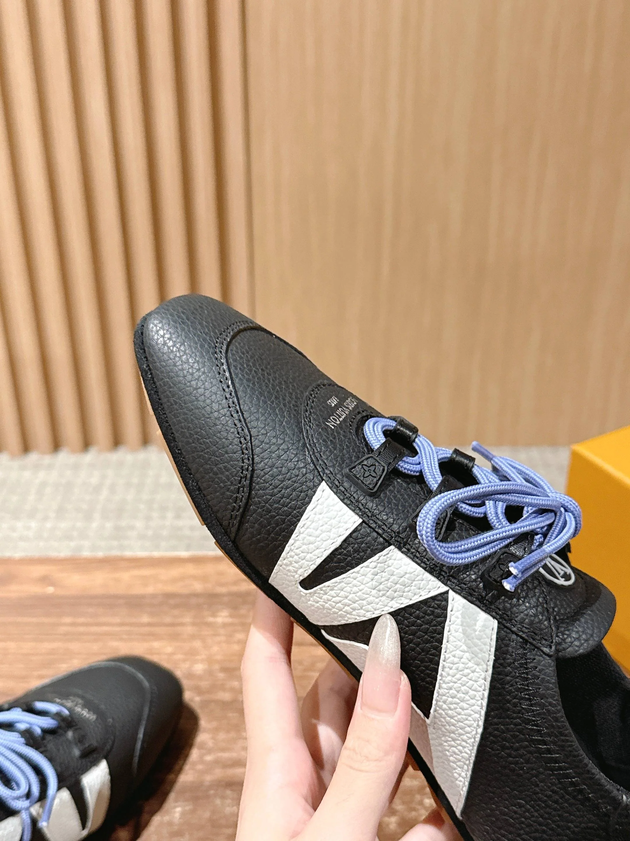 Loui 25fw sneaker