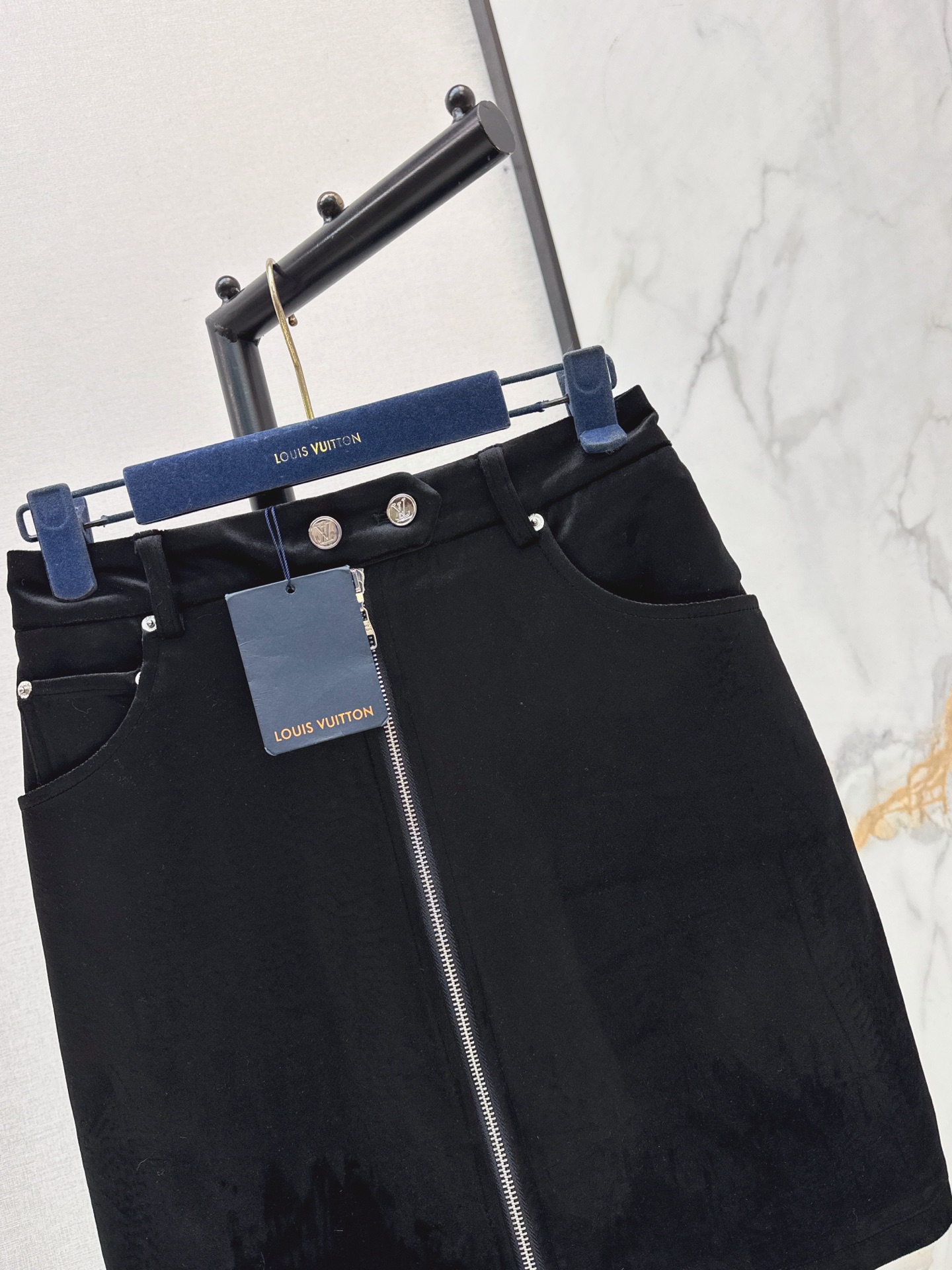 Loui 26fw zip-up skirt