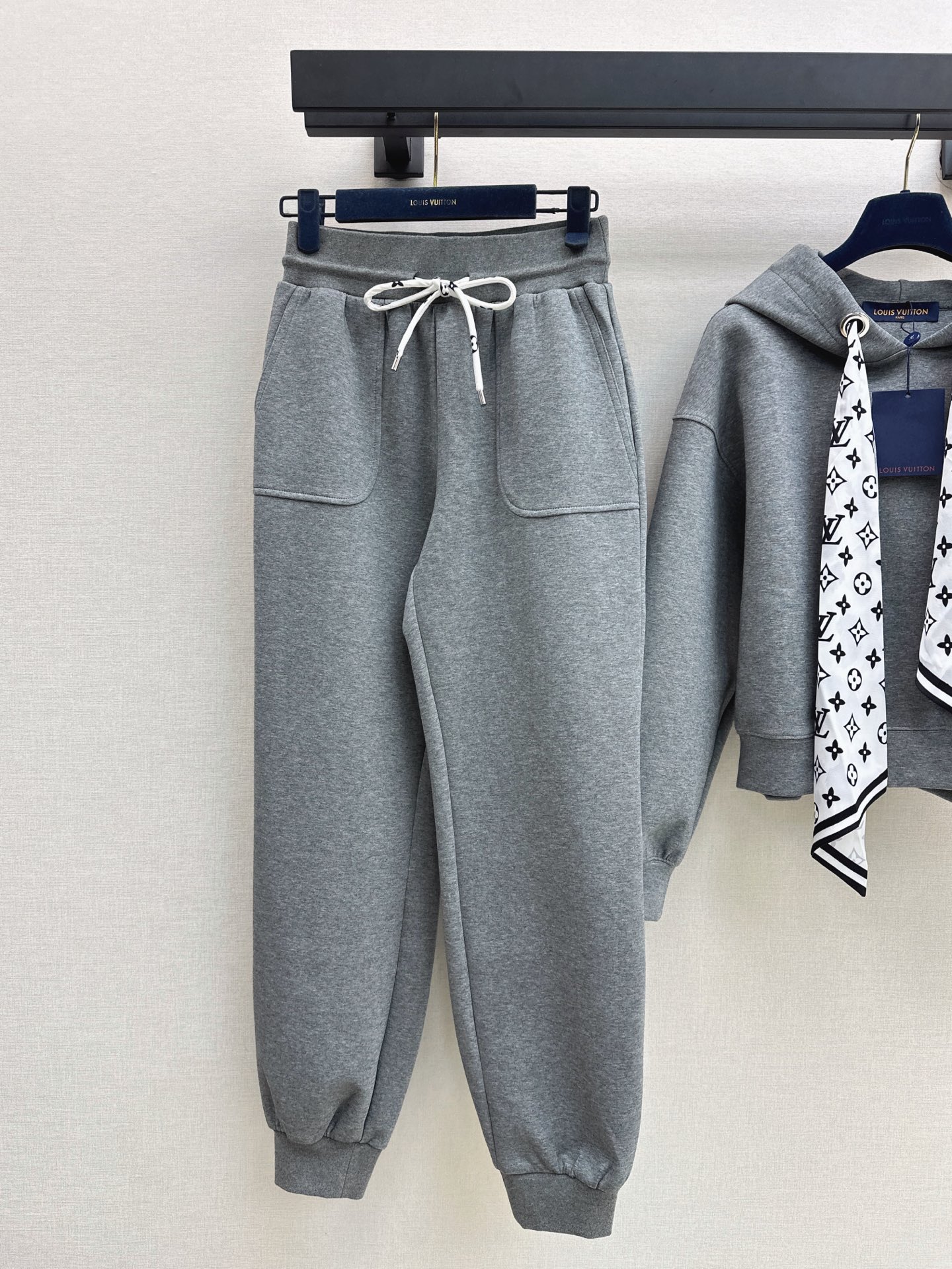 Loui 26fw scarf hhdie pants sets
