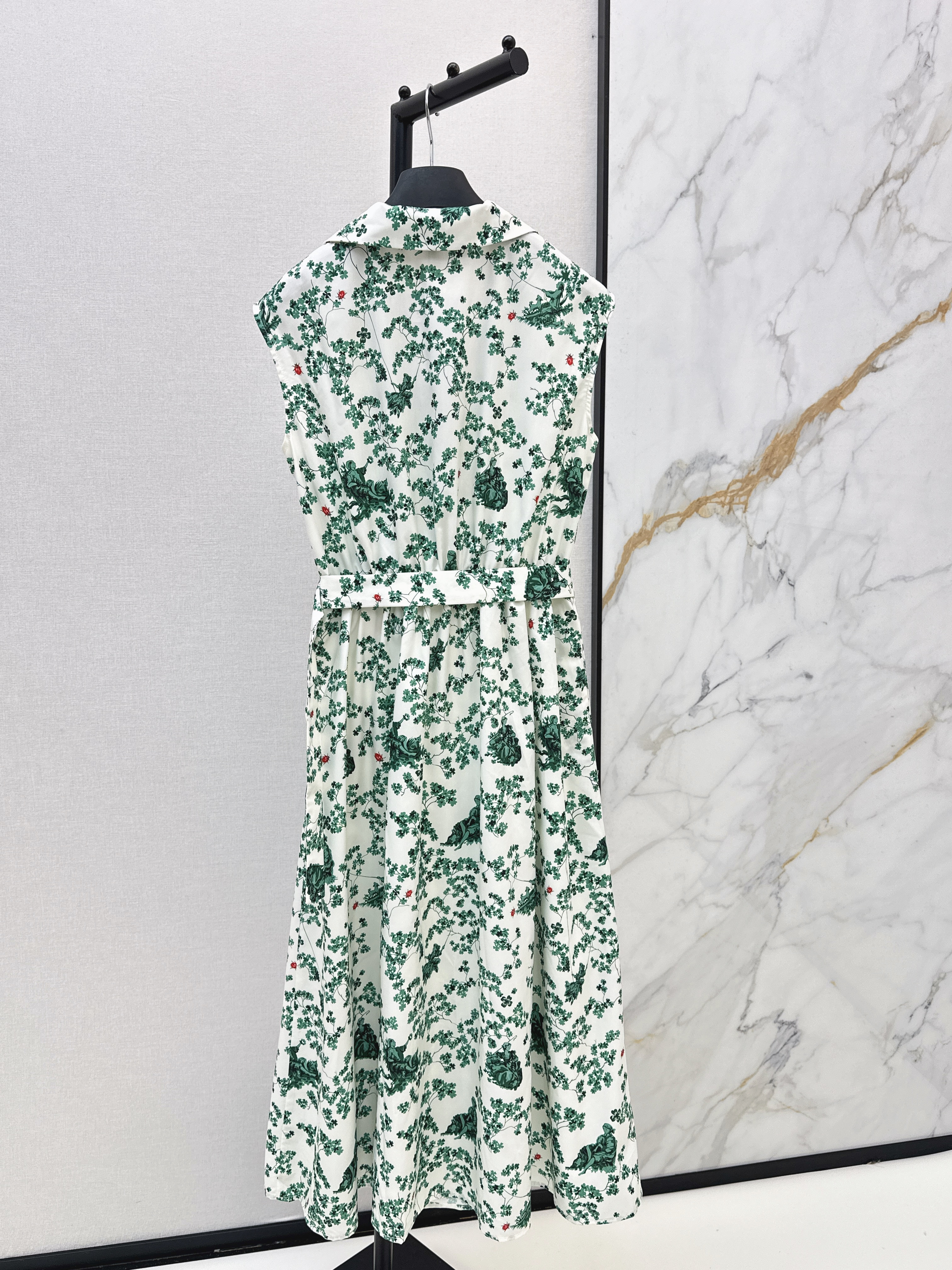CD 26ss sleeveless print dress