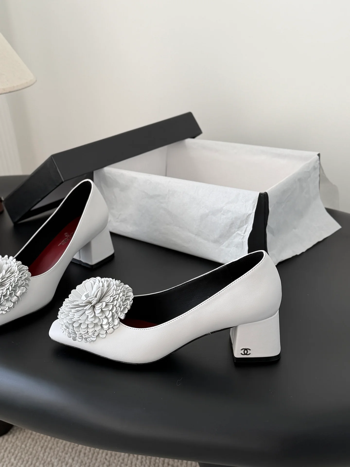 Chan 26K camellia flower chunky heels