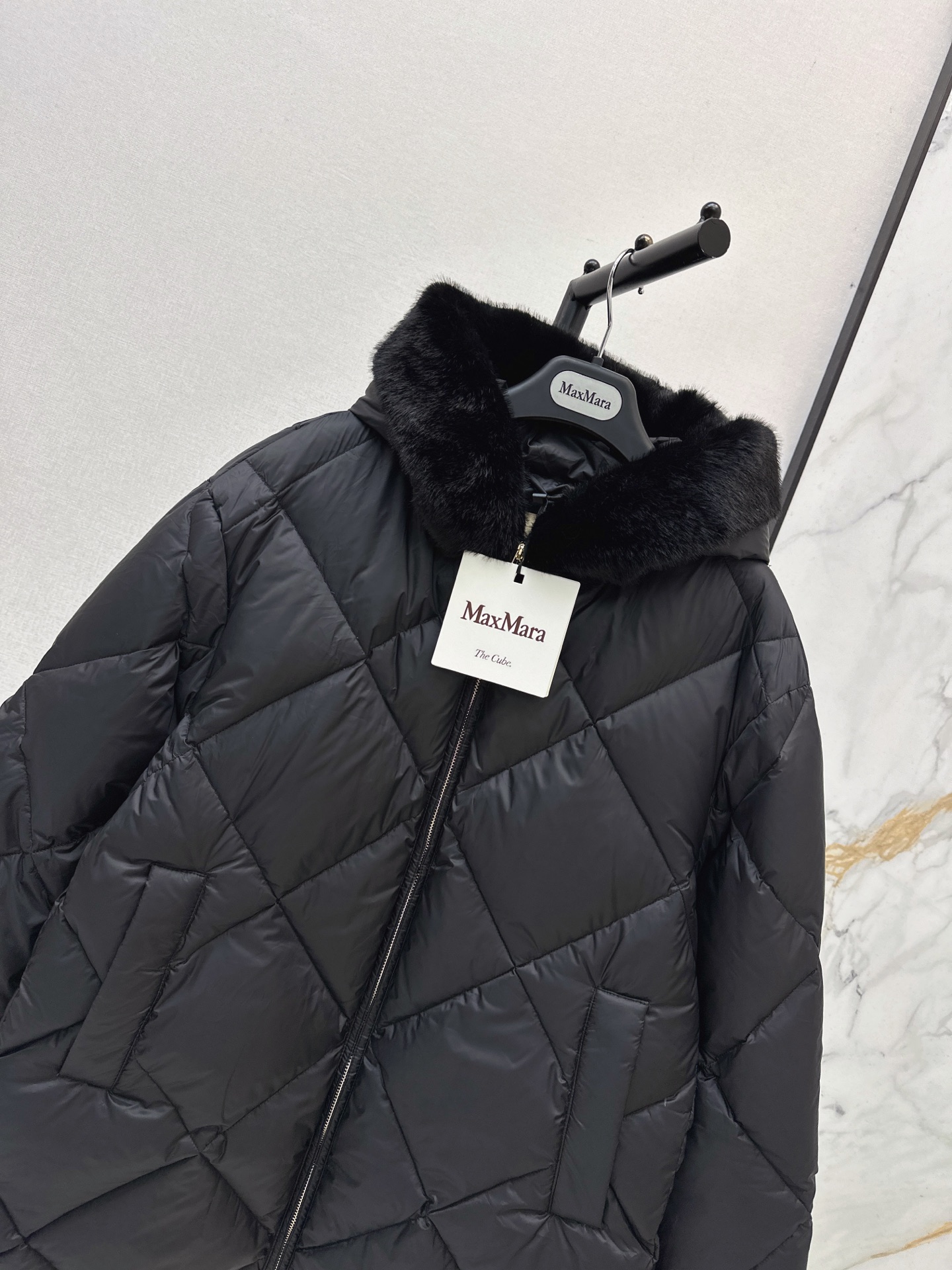 Max 26fw fur-trim down jacket