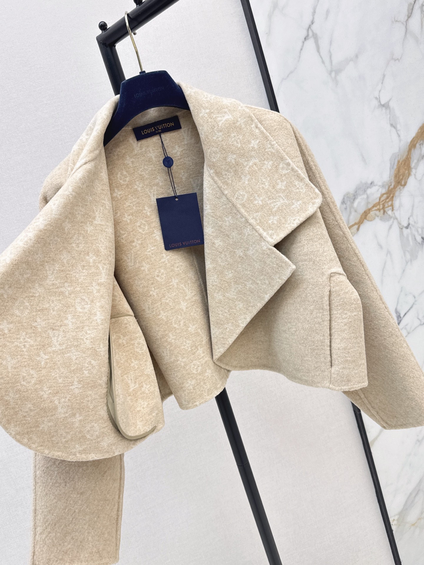 Loui 26fw cropped jacket
