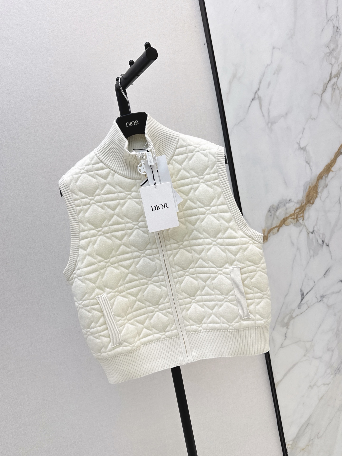 CD 26fw embroidery knit vest
