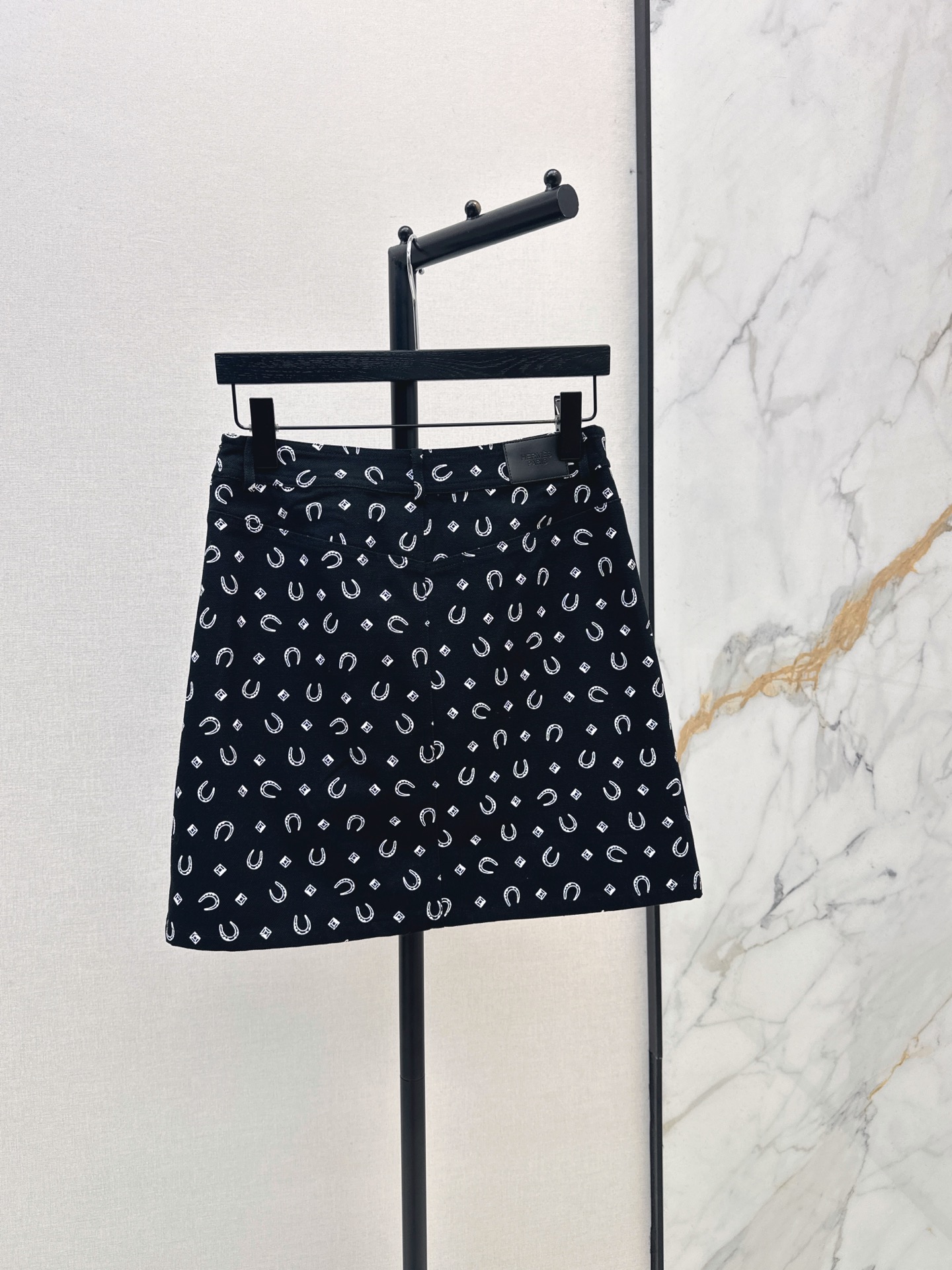 Herm 26fw print skirt