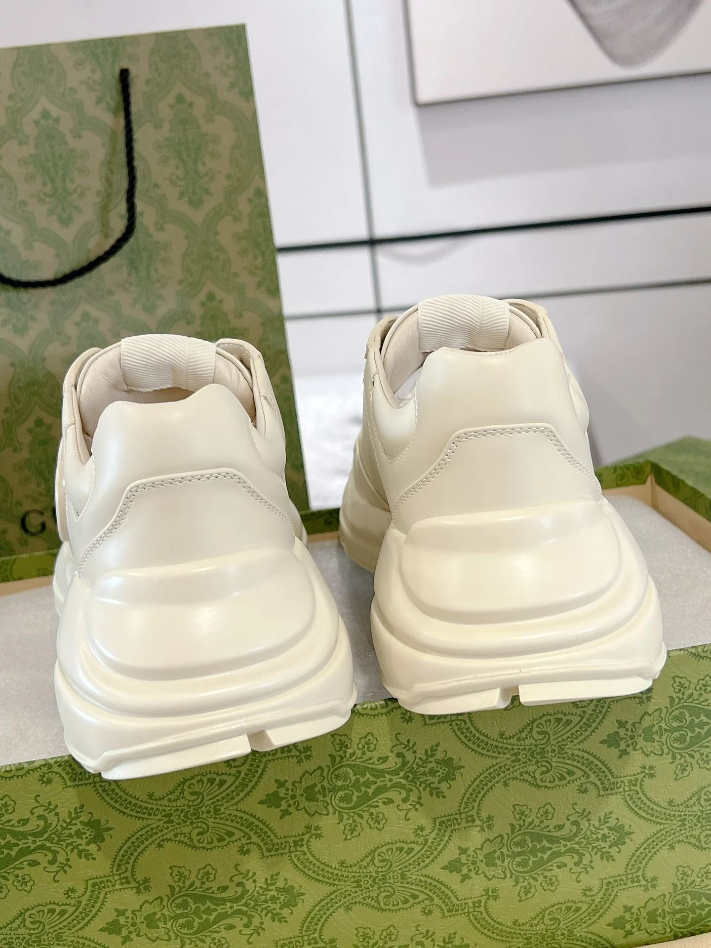 Gucc 25fw rhyton series dad's shoes