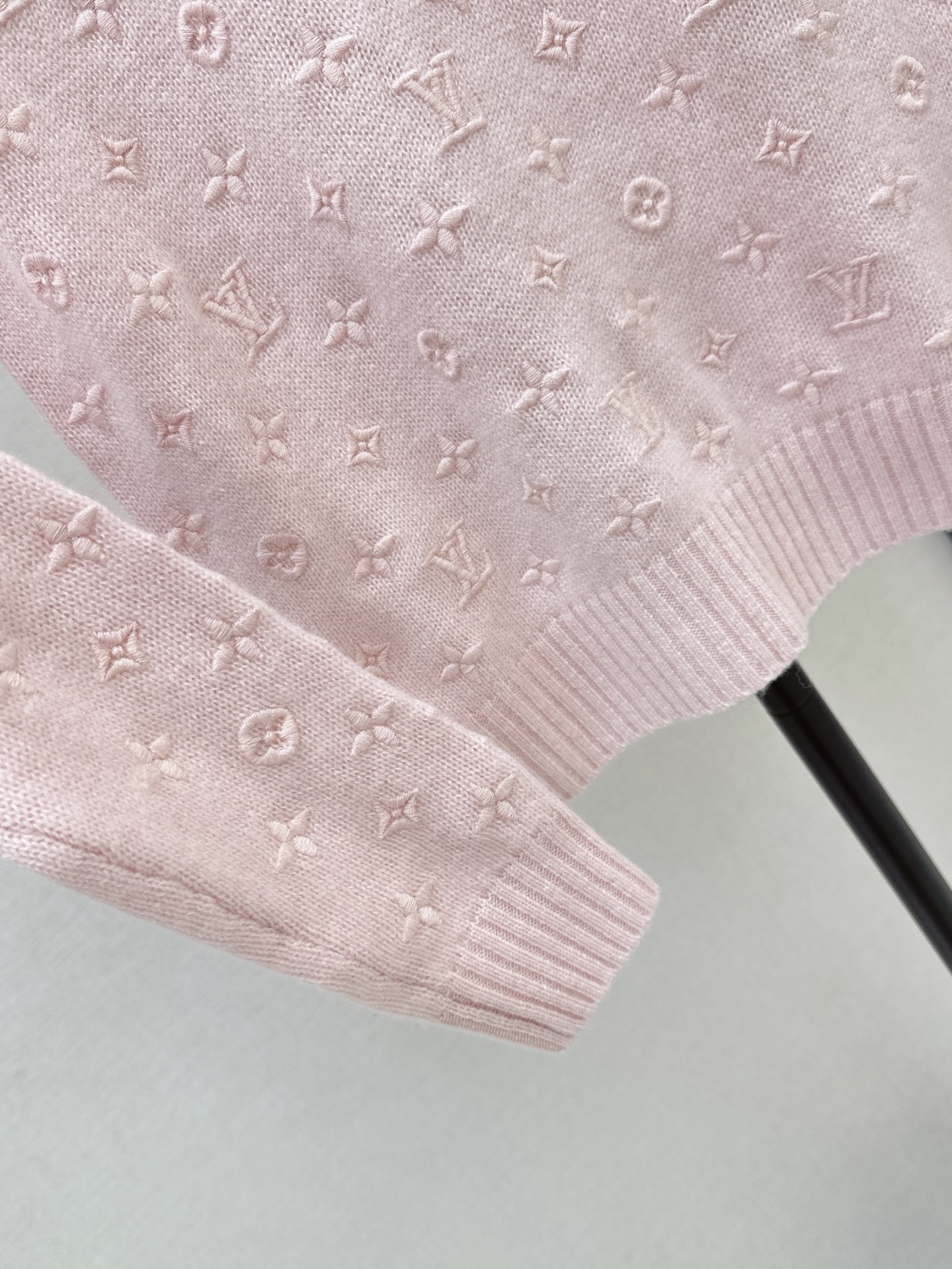 Loui 26fw cashmere sweater