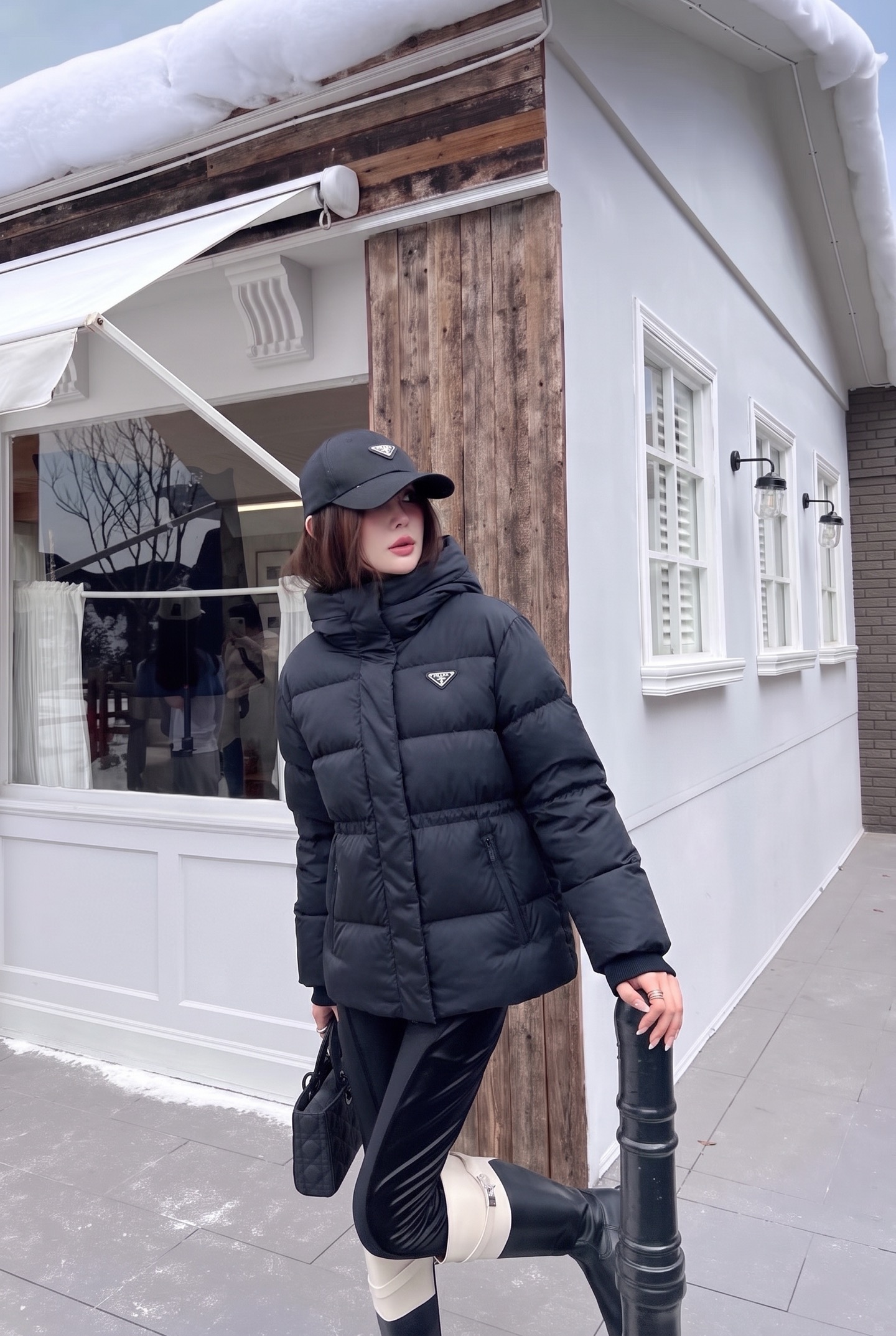 Pra 26fw hooded drawsting down jacket