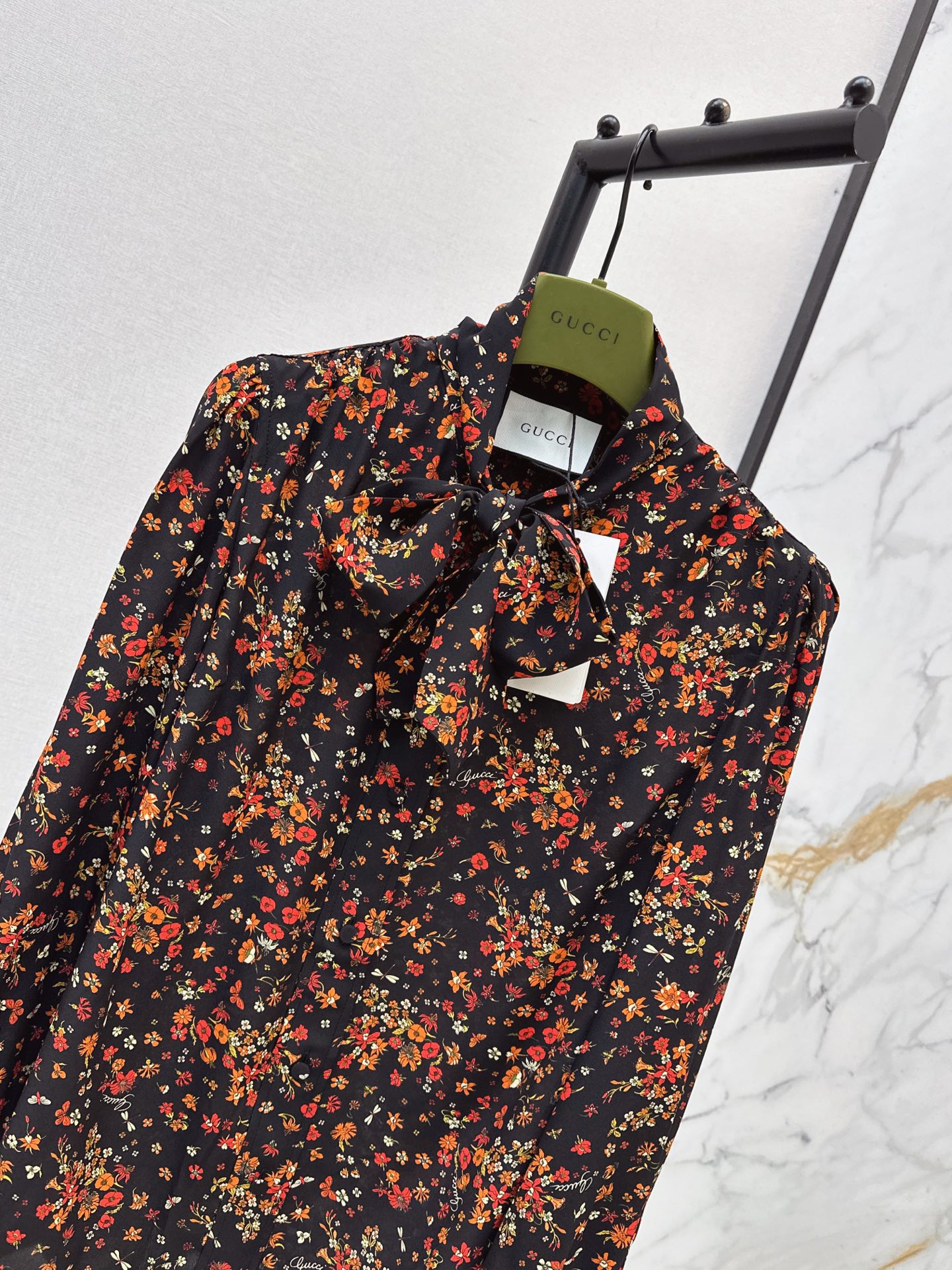 Guc 26fw ribbon shirt