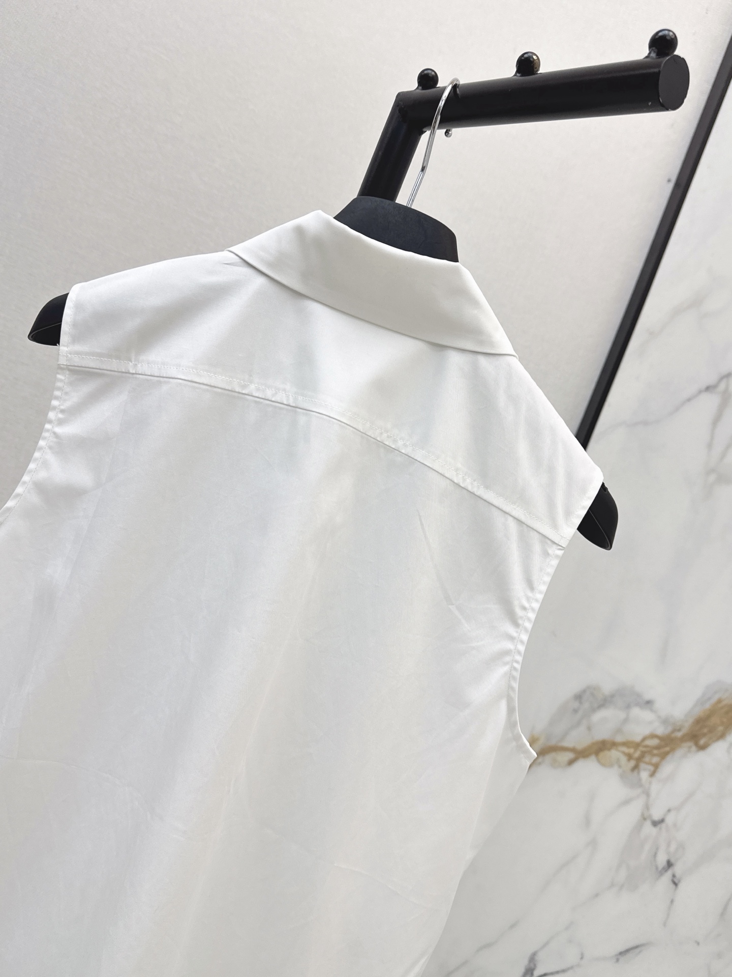 CD 26ss sleeveless shirt