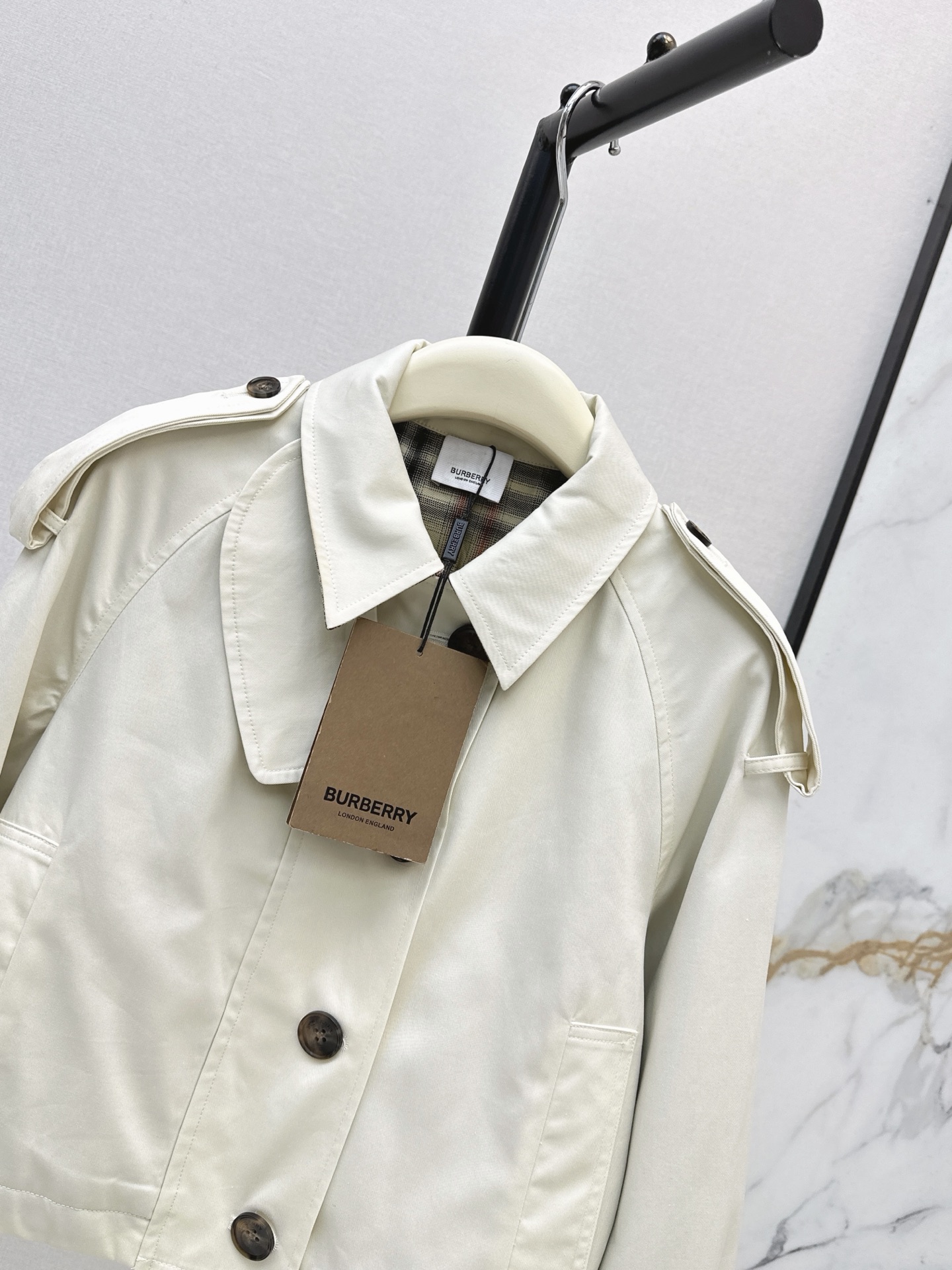Burb 26fw cropped trench coats