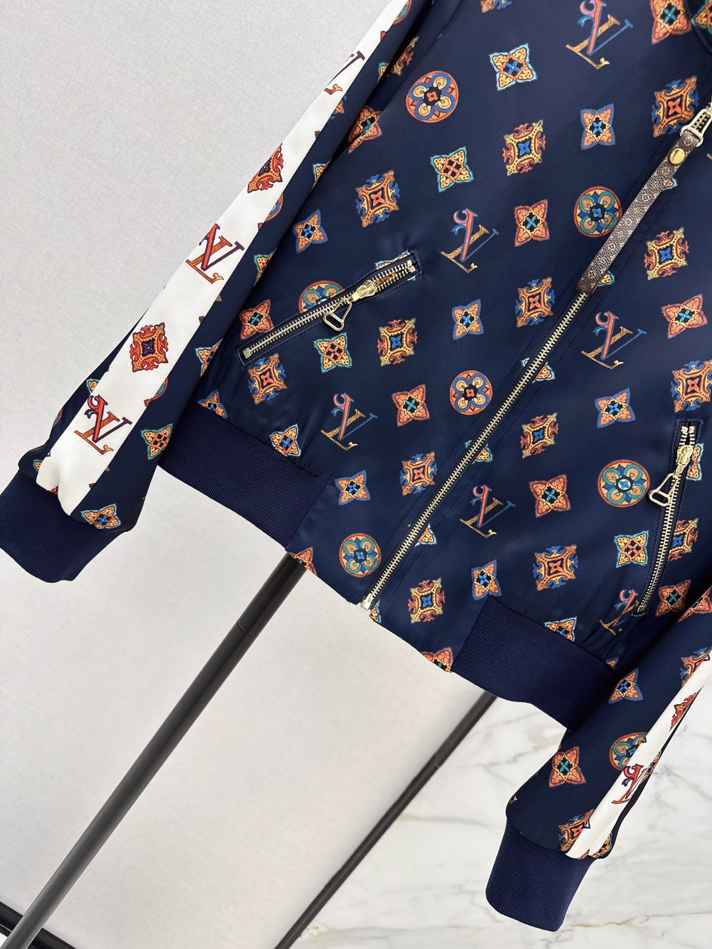 Loui 26fw print jacket