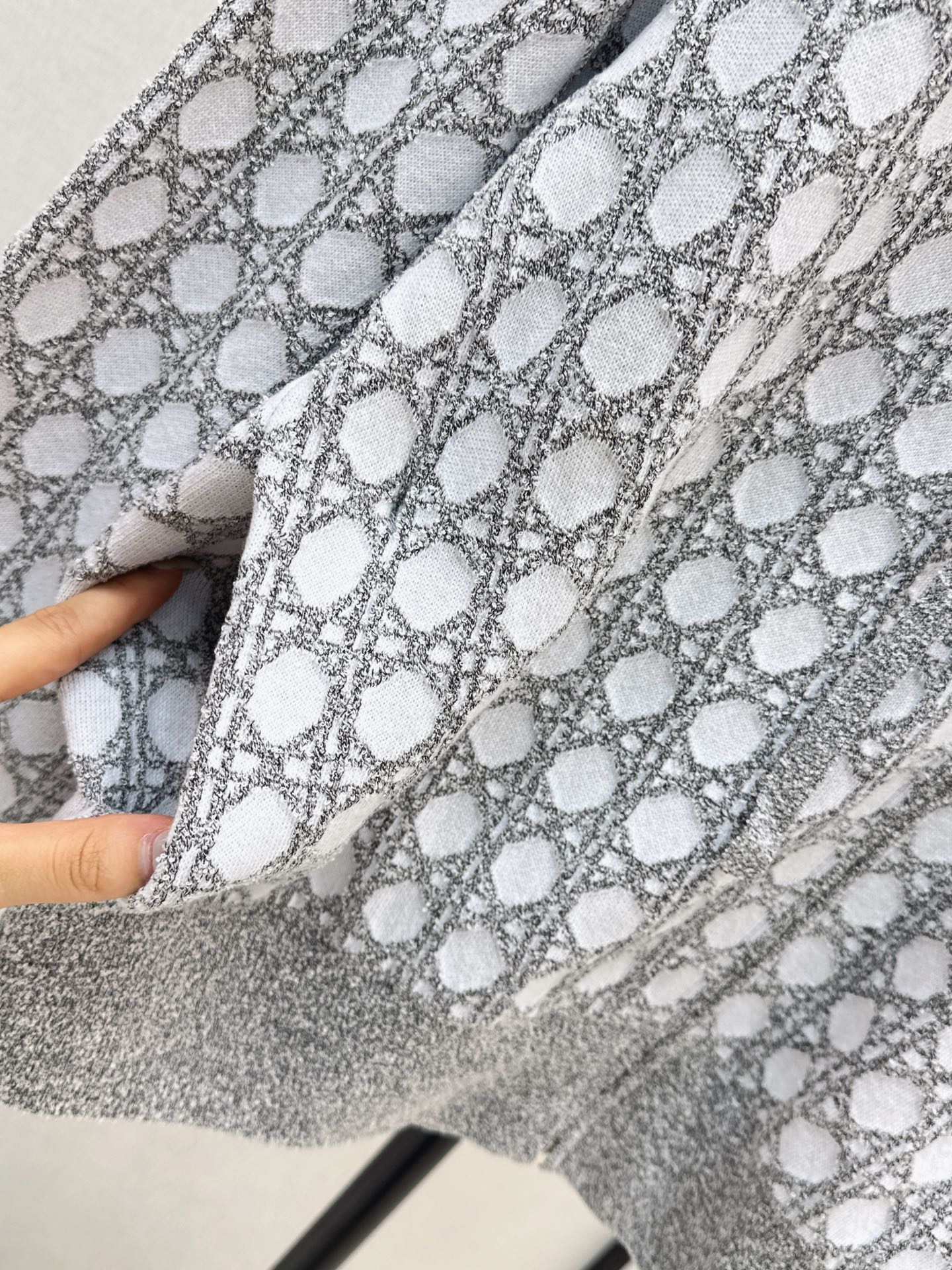CD 26ss check jacquard knit hooded jacket