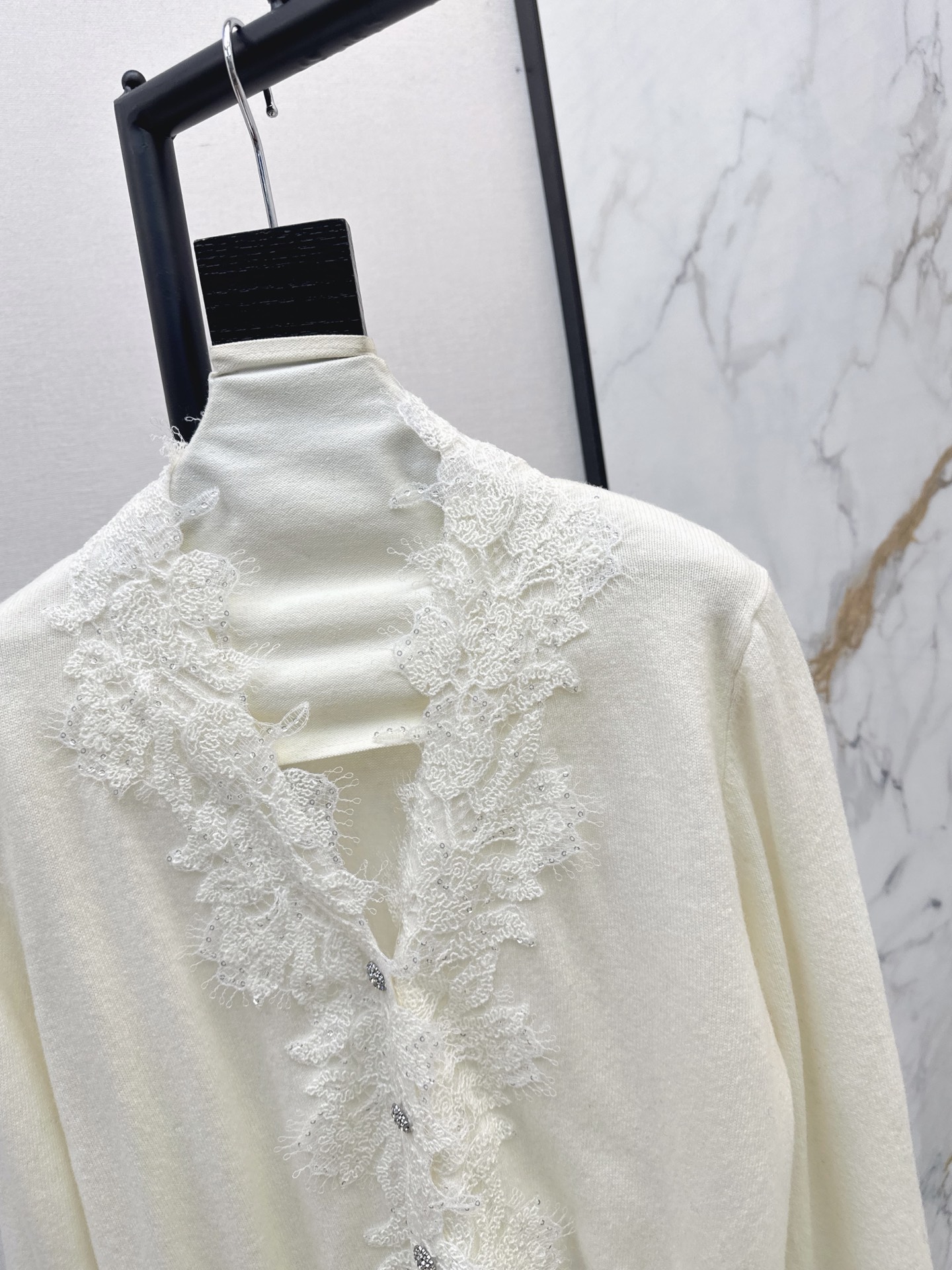 Miu 26fw lace contract knit cardigan
