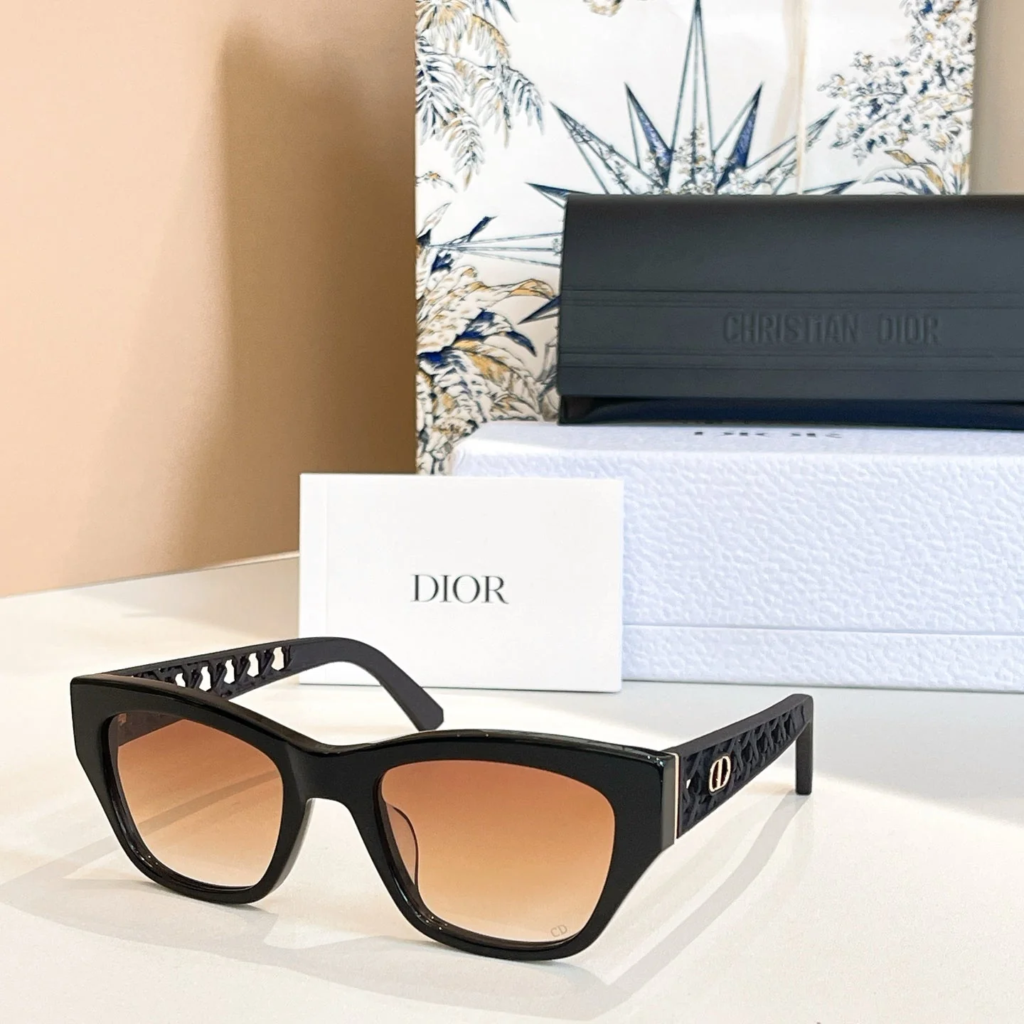 D S2I sunglasses