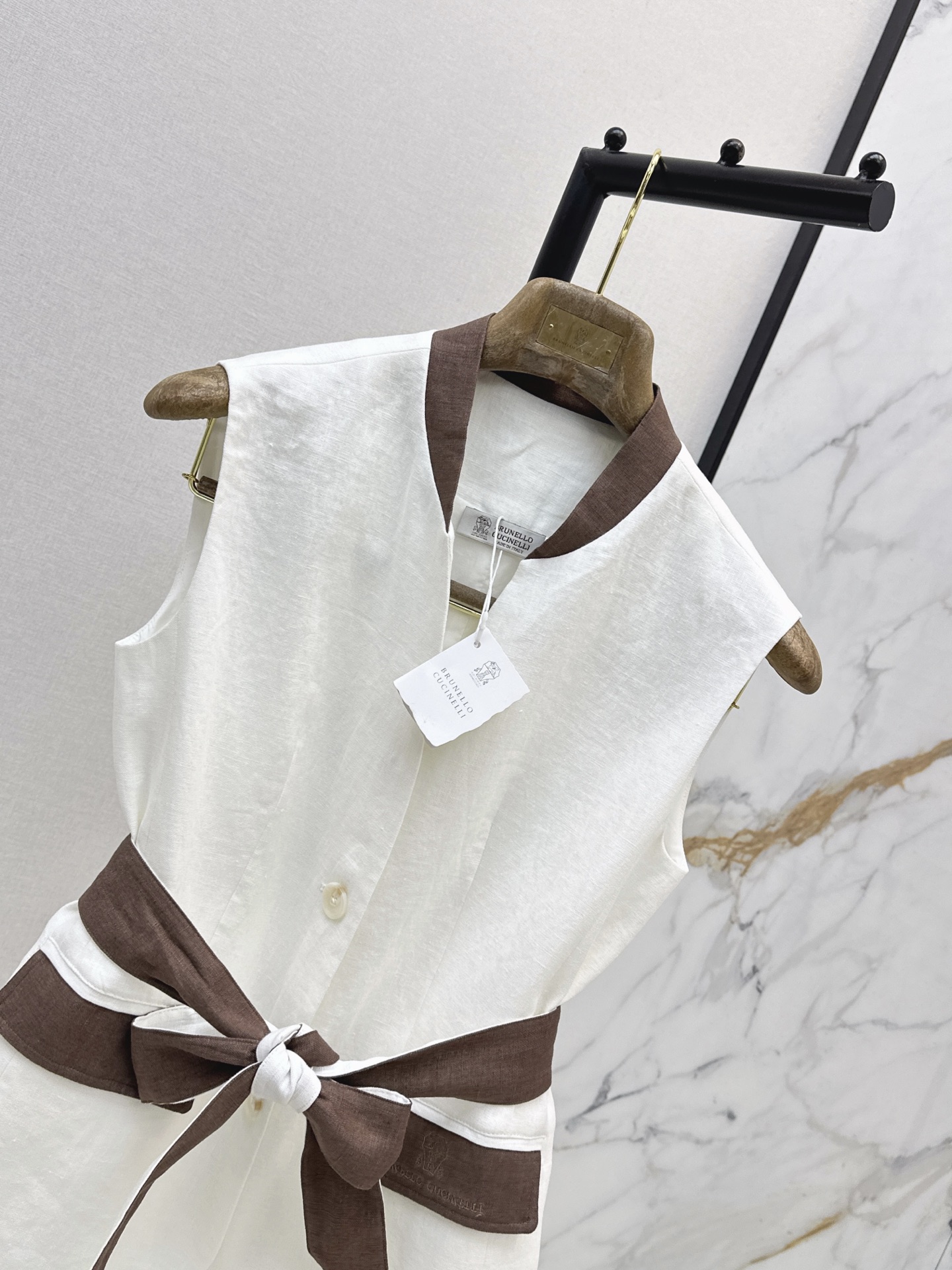 Brun 26ss linen waistcoats