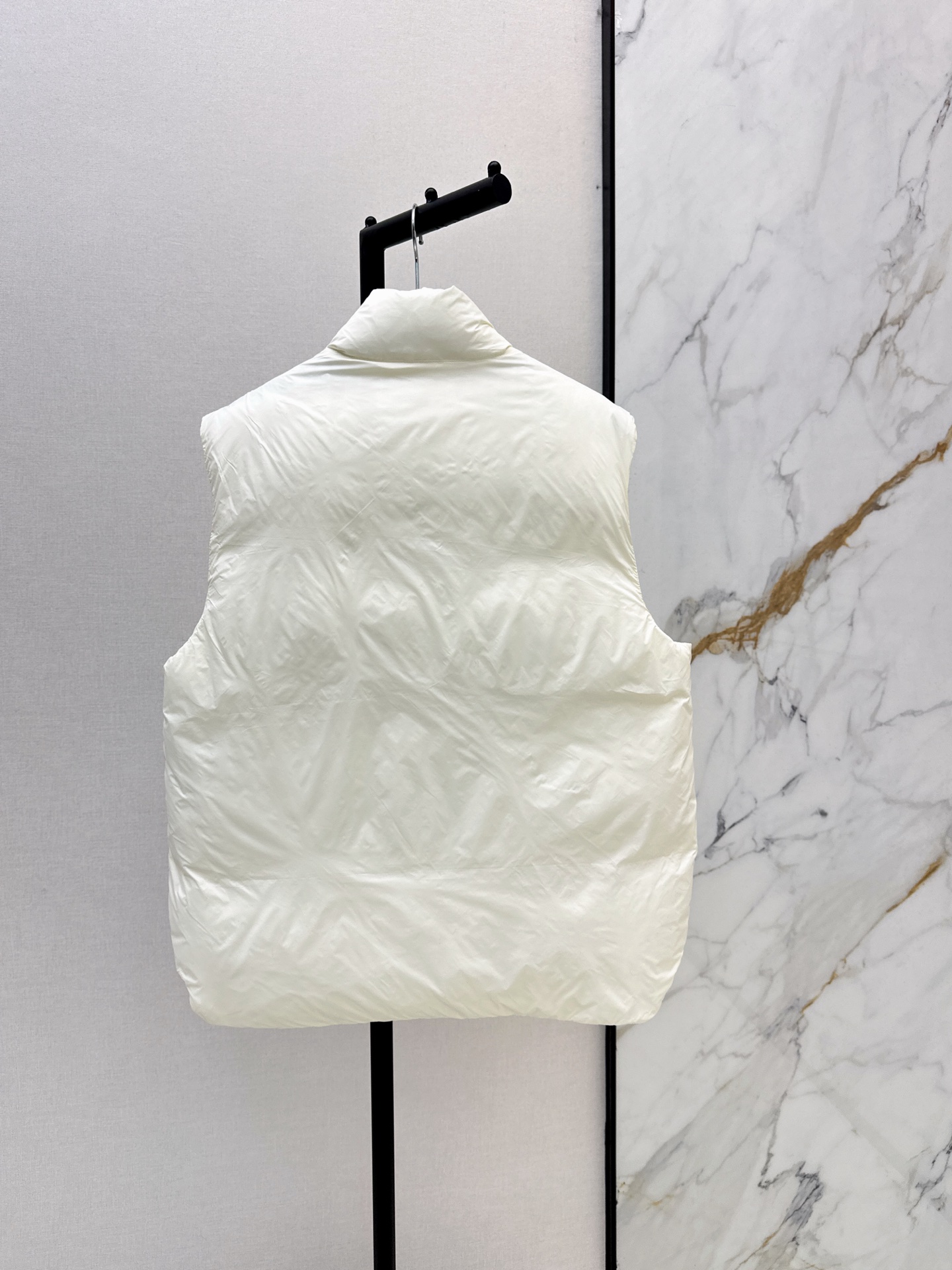 Celi 26fw down vest