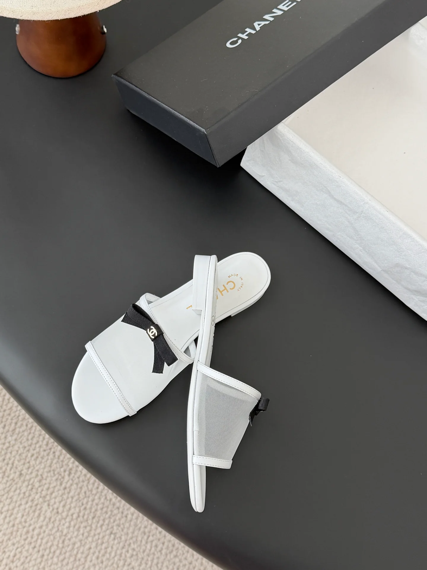 Chan 26ss bow mesh slides