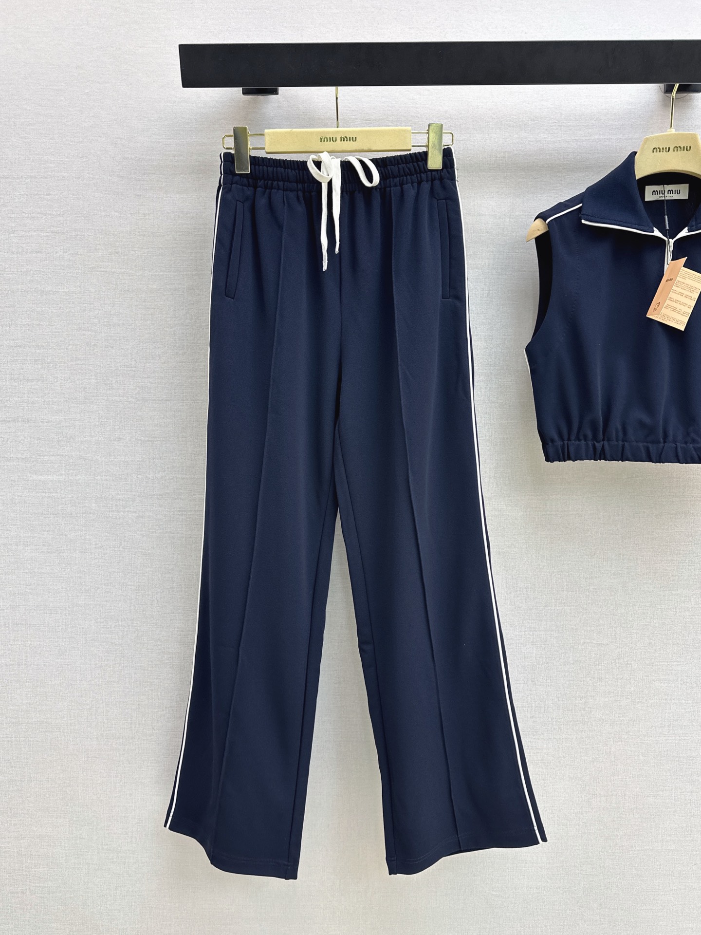 Miu 26ss cropped vest apnts sets
