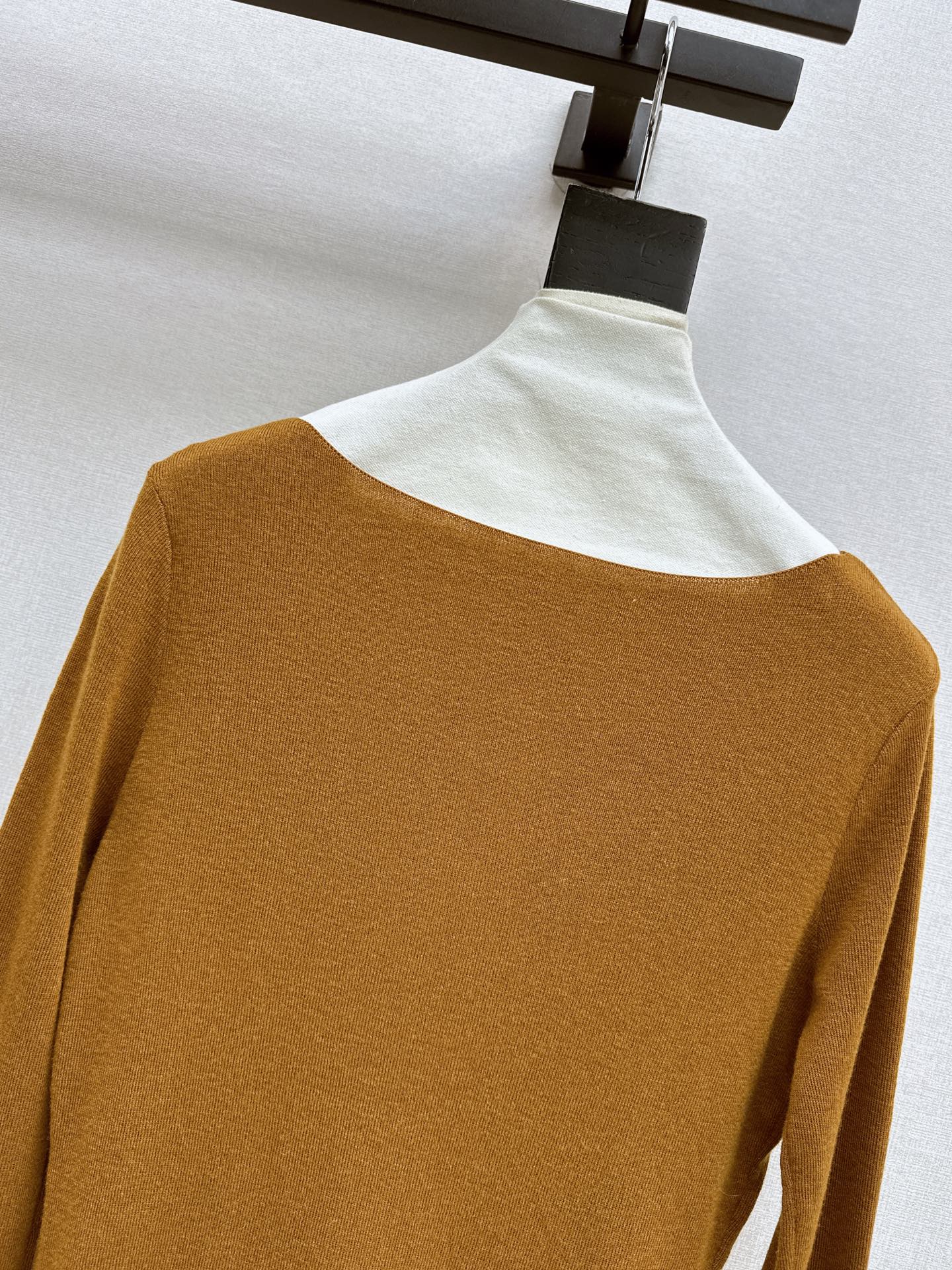 ES 26fw lace embroidery knit sweater