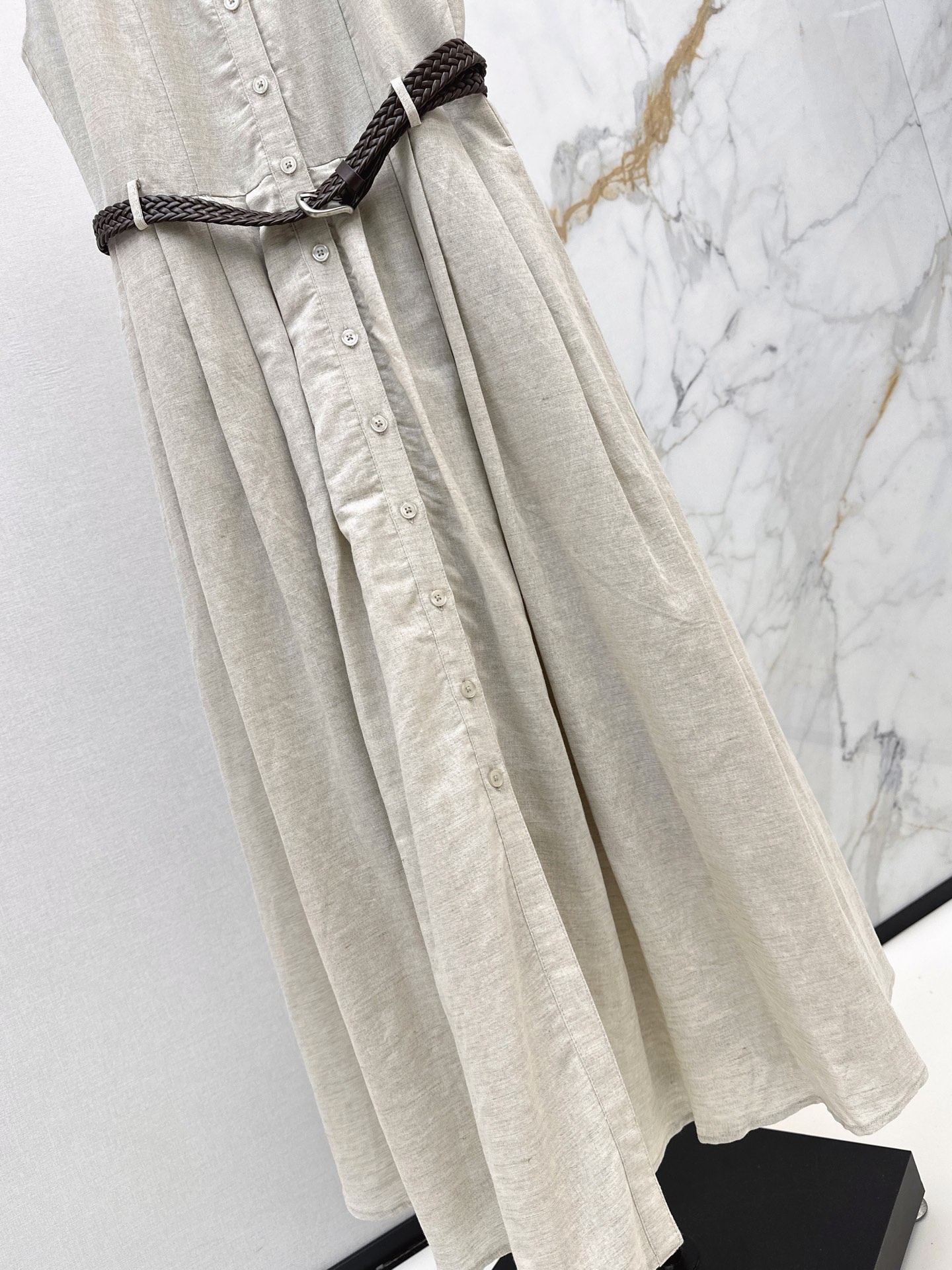 Brun 26ss sleeveless linen dress