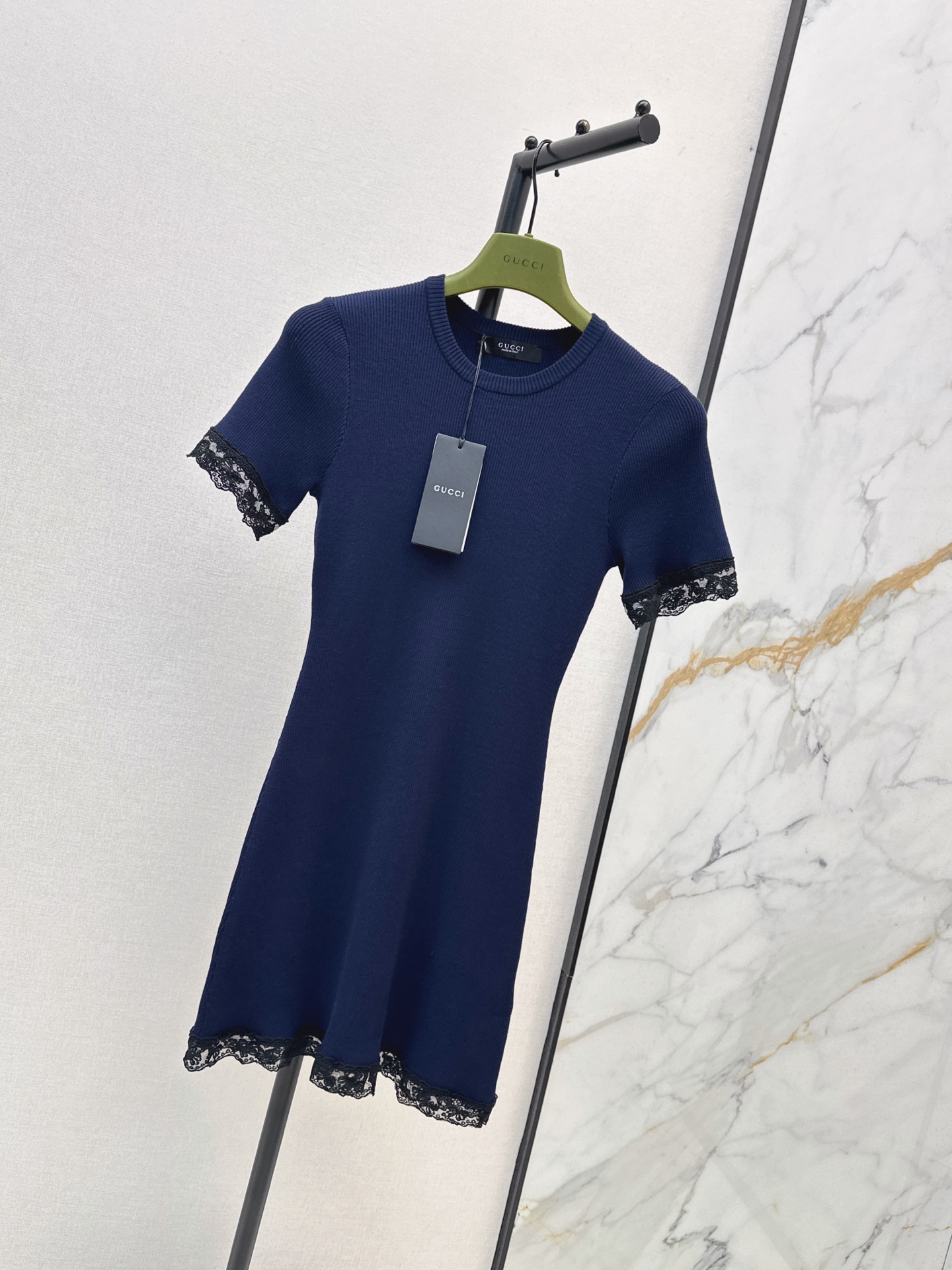 Guc 26fw lace contract knit dress