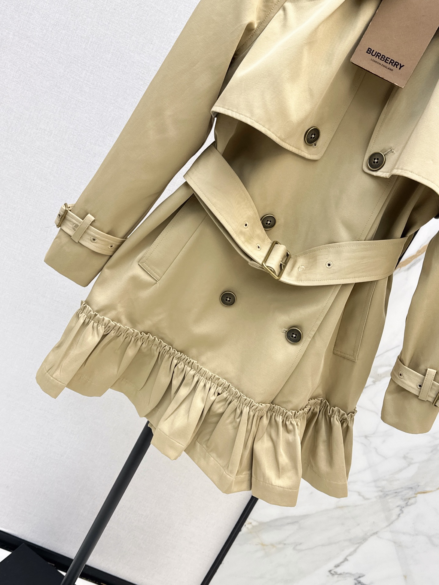 Bur 26fw ruffle trench coats