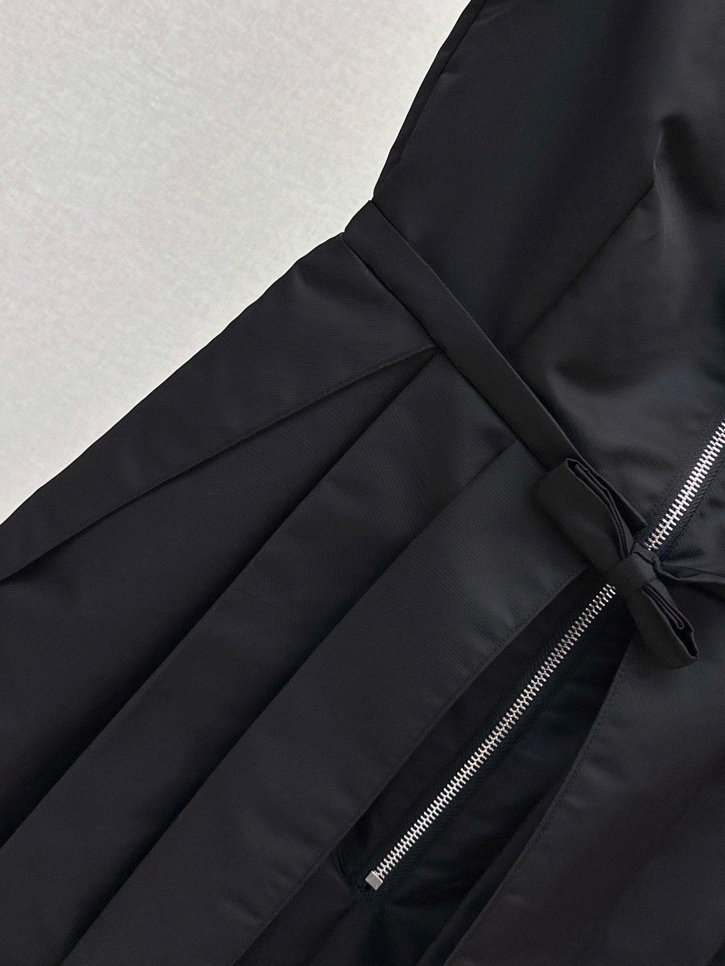 Pra 26fw zip-up bow dress