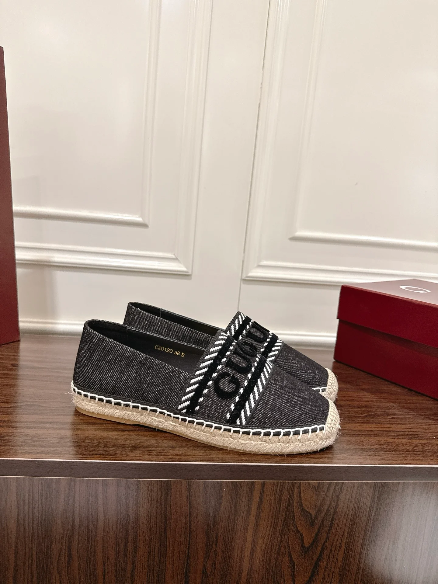 Guc 25fw espadrilles