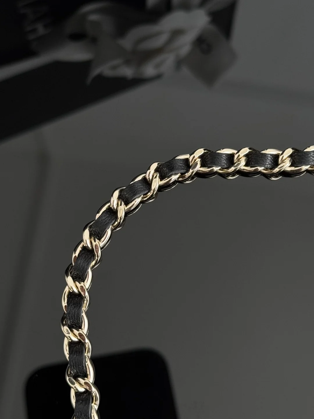 Chan 25S chain shoulder bag