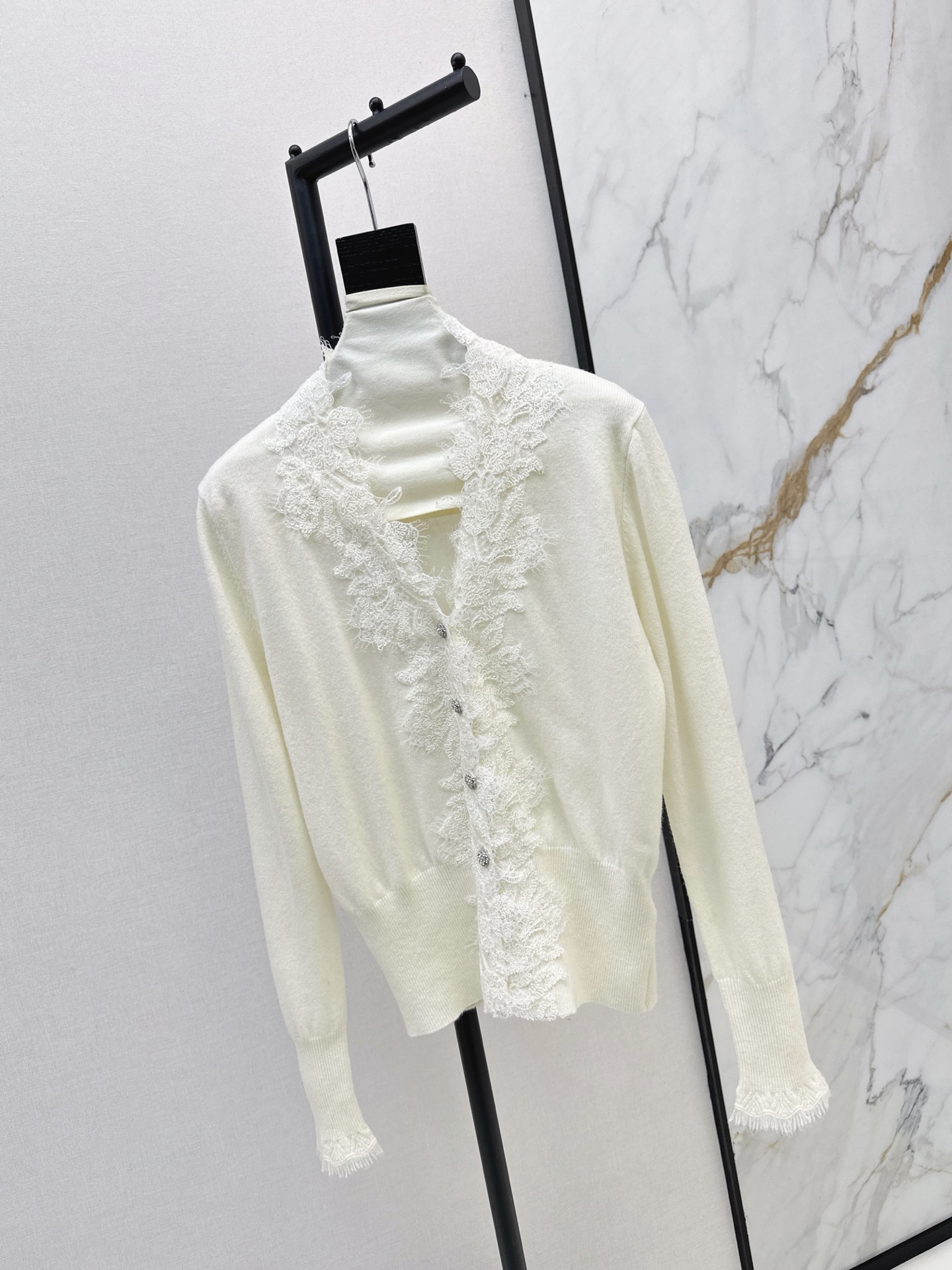 Miu 26fw lace contract knit cardigan